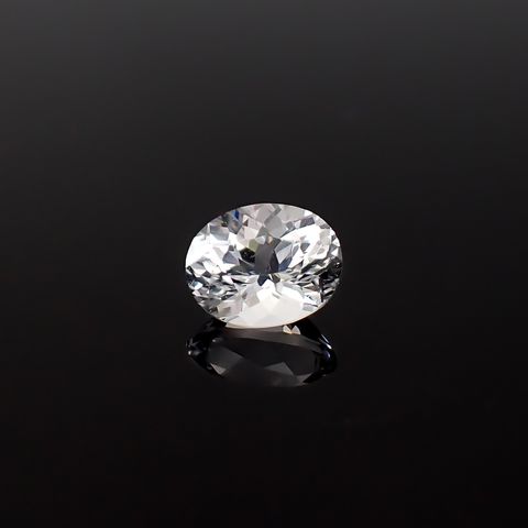 日本水晶 宮崎県板谷産 0.92ct / 7.1x5.7mm前後 [260632424]