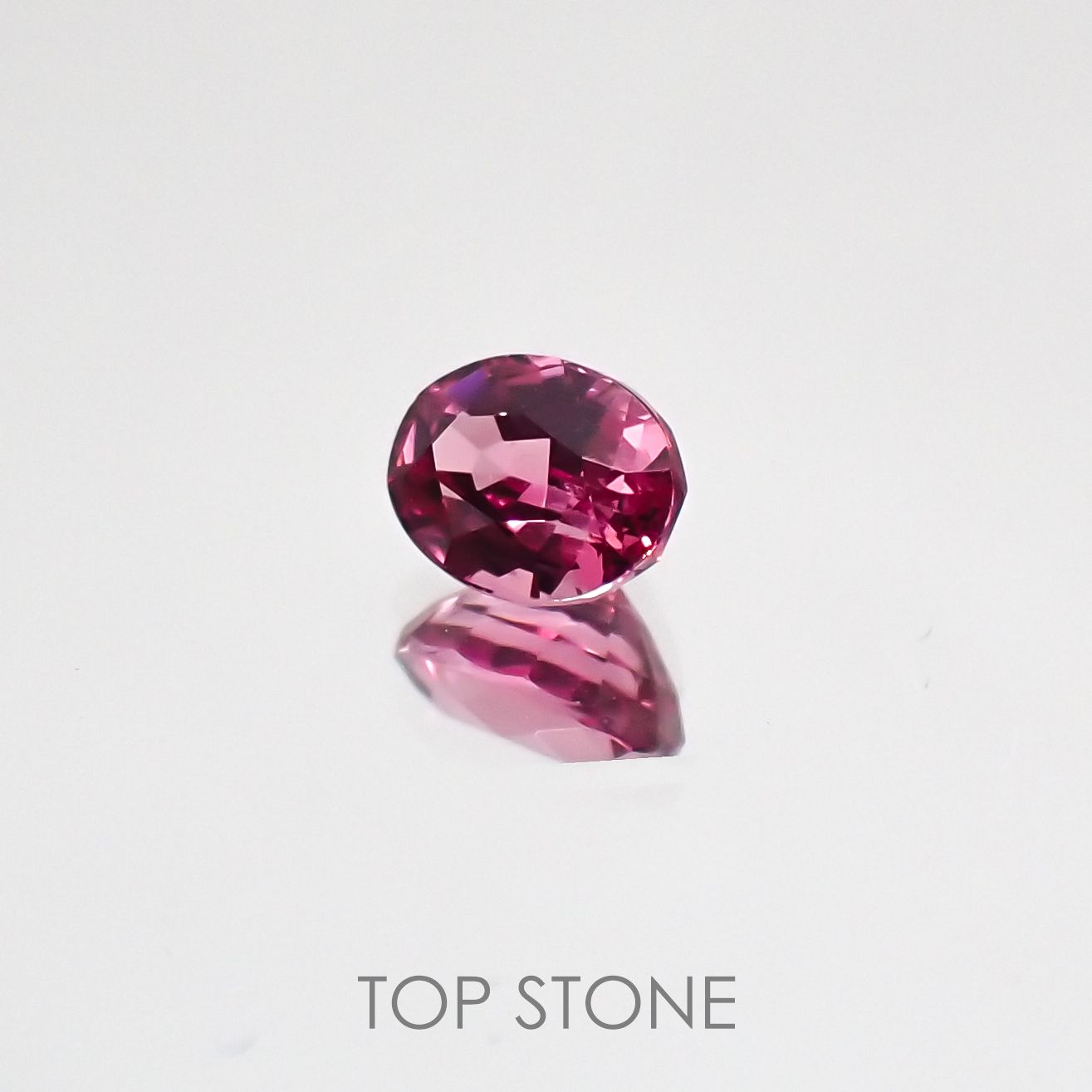ホットピンクスピネル(宝石名ピンク・スピネル) タンザニア産 0.24ct 識別済[210510849]4×3mm前後