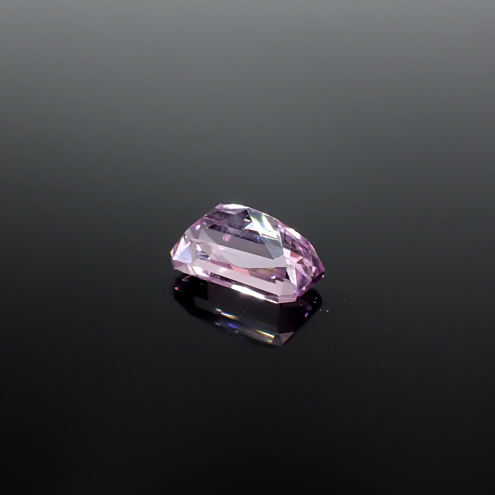 クンツァイト ナイジェリア産 2.93ct [250830967]10.5x5.9mm前後