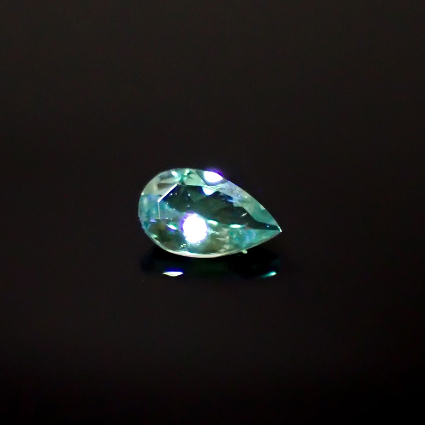 ブルーグリーンコーネルピン 輝き◎美しいブルーグリーンコーネルピン 0.419ct | 宝石つむり
