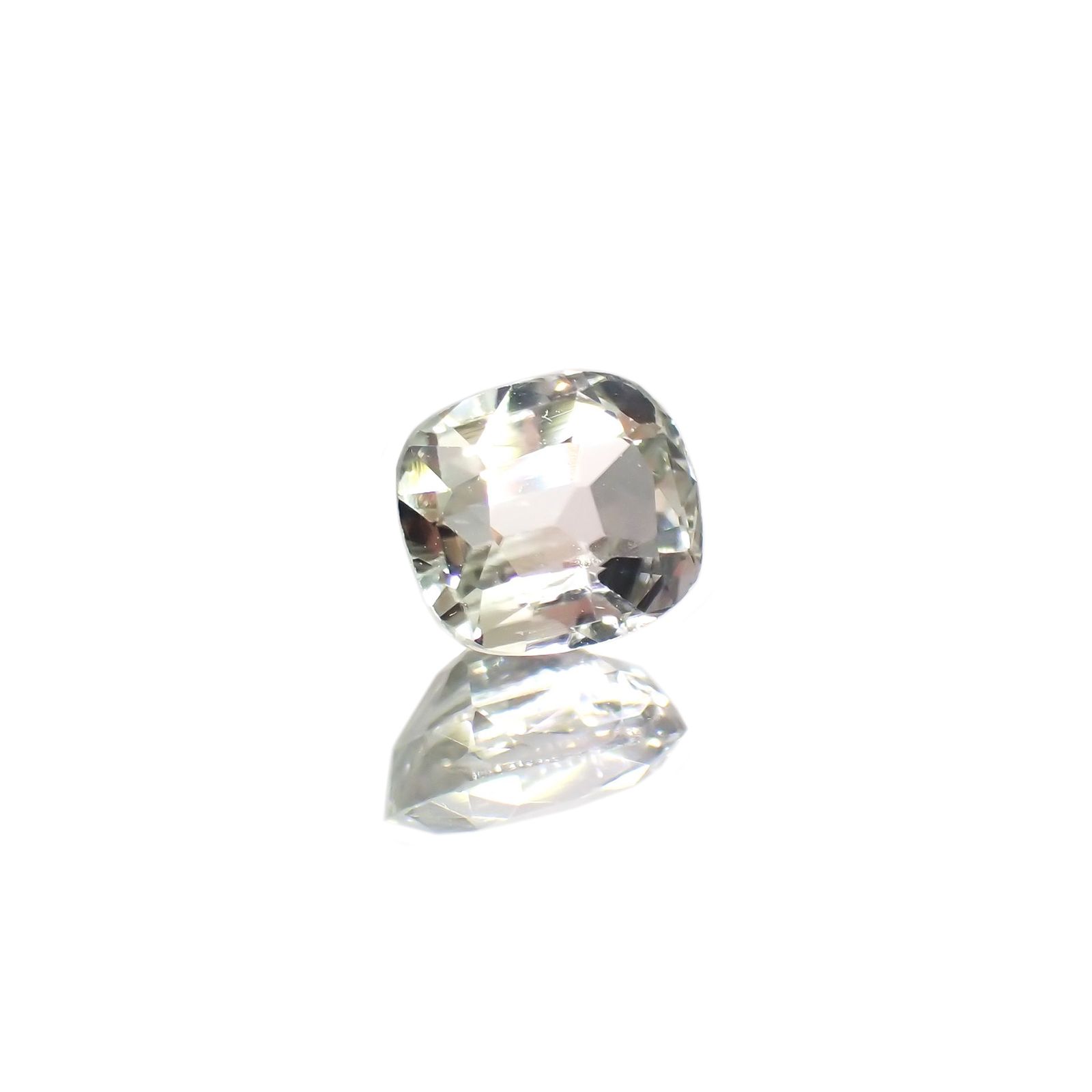パステルカラートルマリン アフガニスタン産 0.77ct [220114264]5.9x5mm前後
