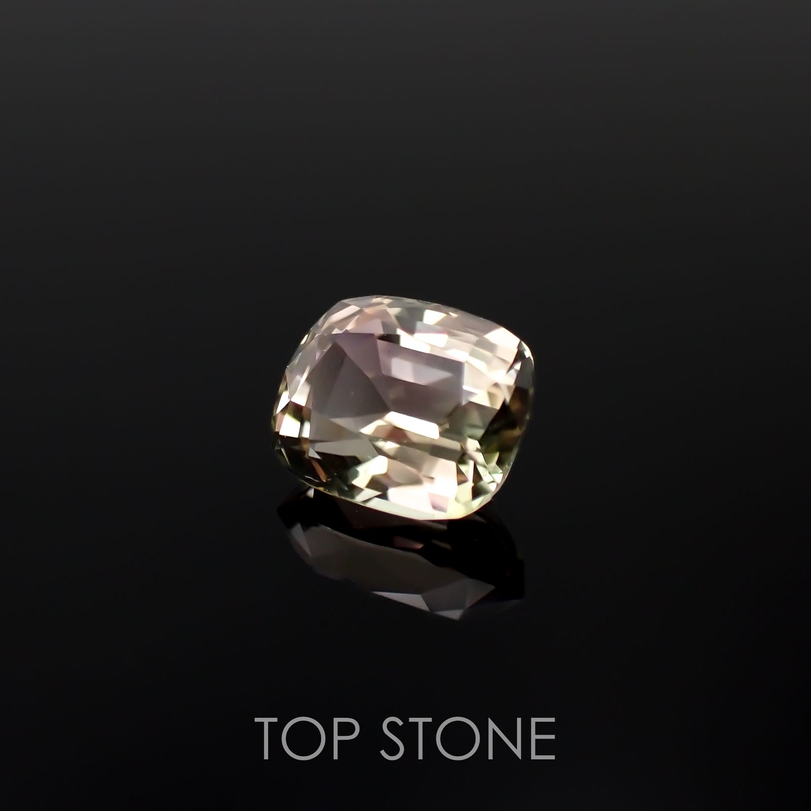 バイカラートルマリン(宝石名トルマリン)ルワンダ産 1.74ct 識別済[221119007]7.8x6.4mm前後
