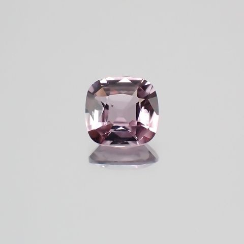 カラーシフト ピンクダイアスポア(宝石名ダイアスポア)アフガニスタン産 0.875ct ソ付(日独)[231124289]6x5.8mm前後