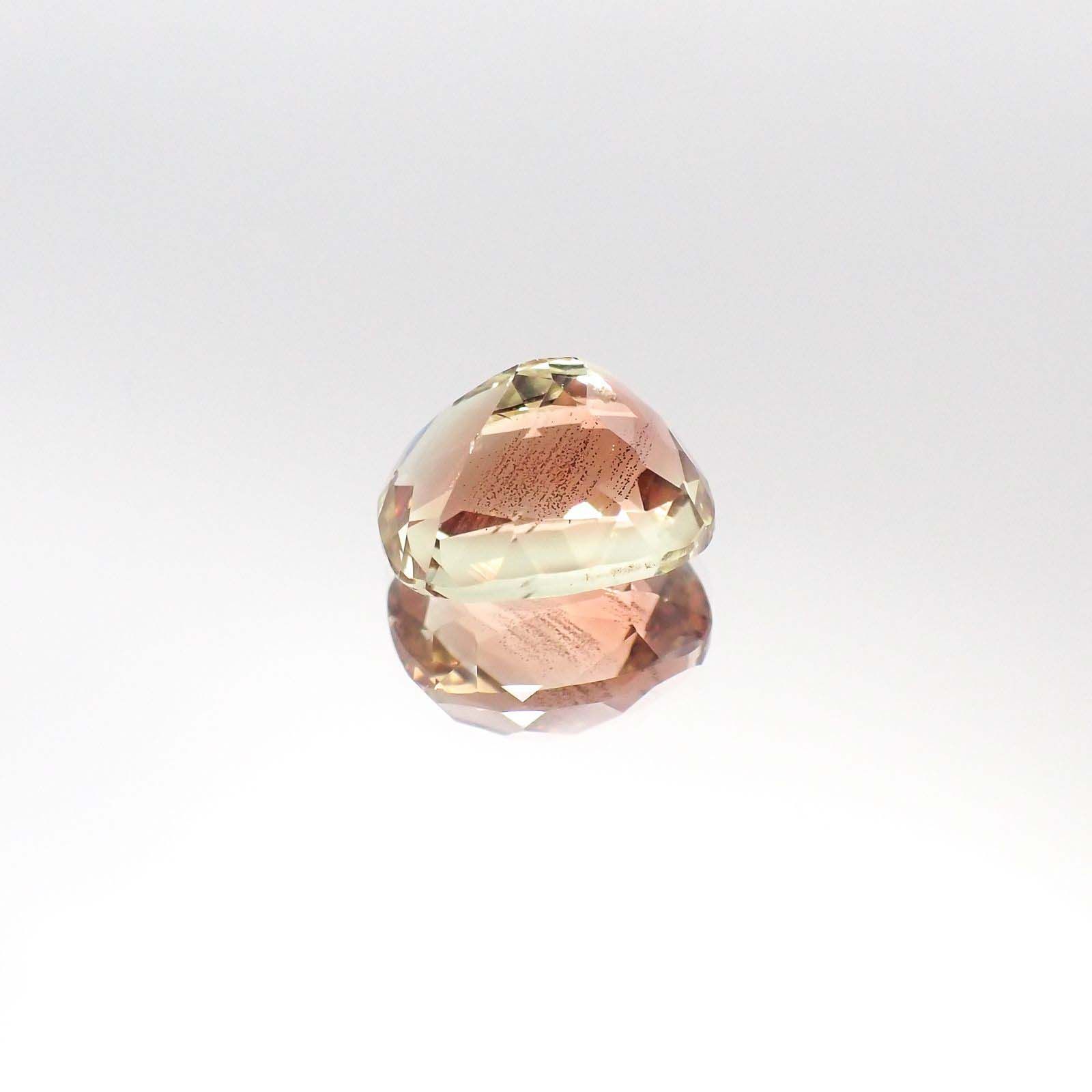 オレゴンサンストーン(宝石名ラブラドライト・サンストーン)アメリカ・オレゴン州産 3.920ct ソ付(彩珠)[230722705]10.8x8.5mm前後