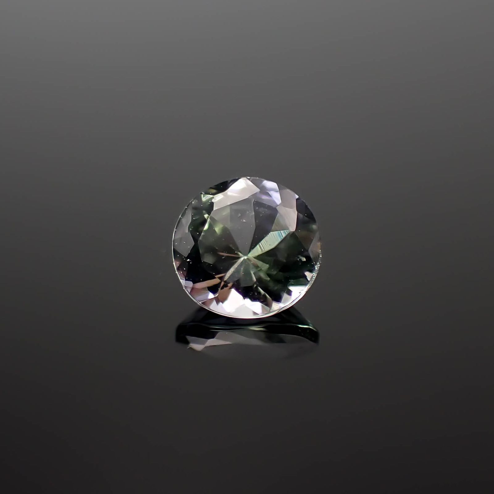 バイカラータンザナイト(宝石名ゾイサイト)タンザニア産 0.49ct 識別済[240828609]5x5mm前後