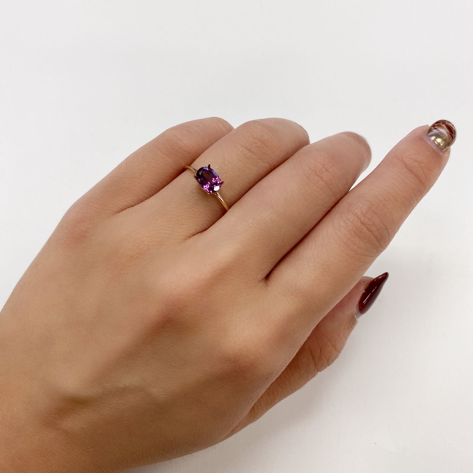 マラヤガーネット(宝石名ガーネット) タンザニア・マヘンゲ産 1.14ct 識別済[20052304]6.8×5mm前後
