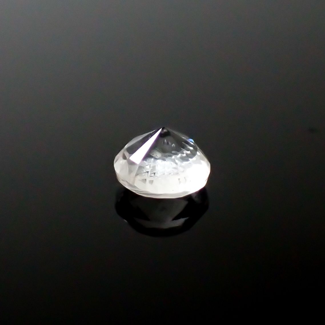 テネブレッセンススキャポライト アフガニスタン産 0.13ct / 3.3x3.3mm前後 [260532260]