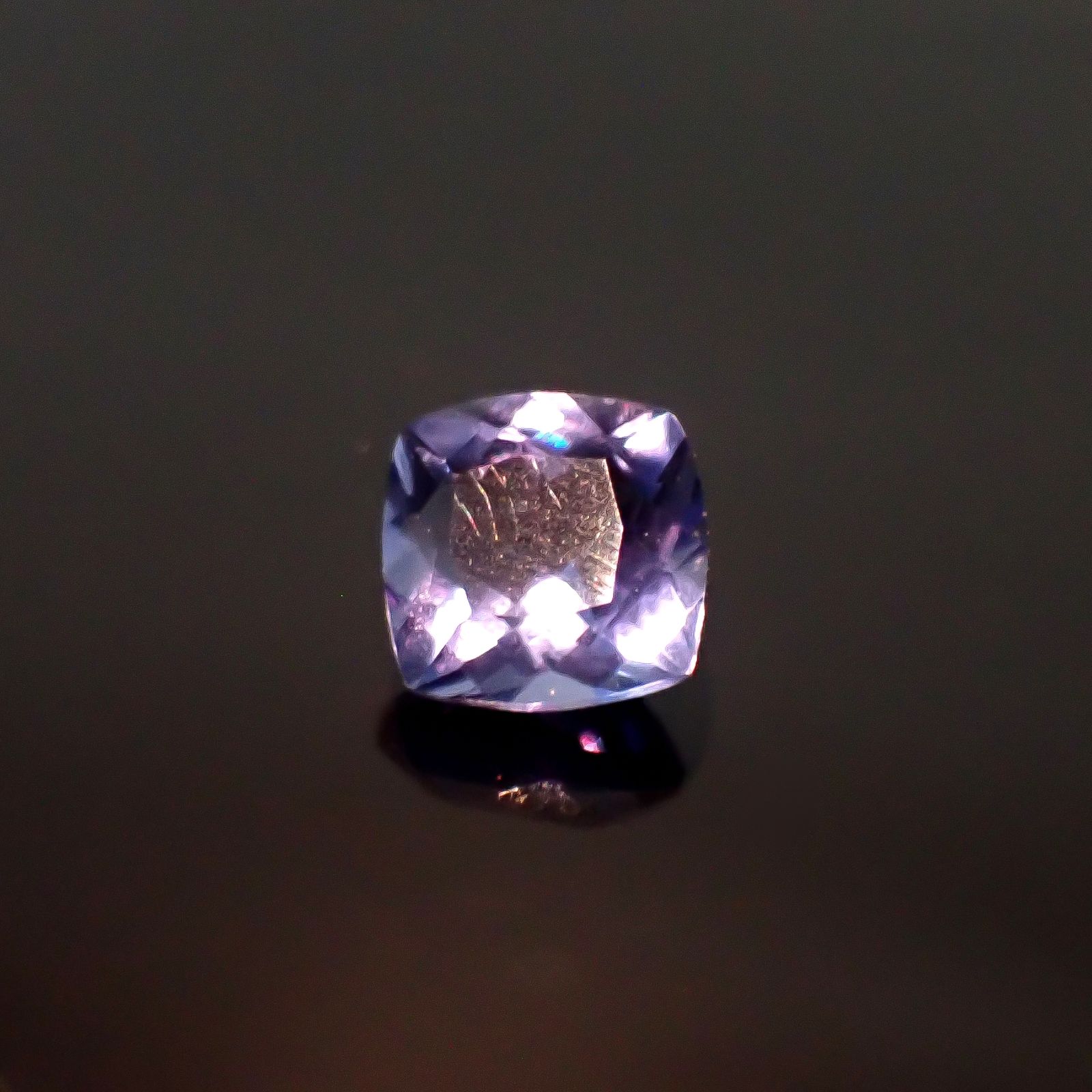 カラーチェンジフローライト ブラジル産 1.16ct[240728471]6.1x6.1mm前後