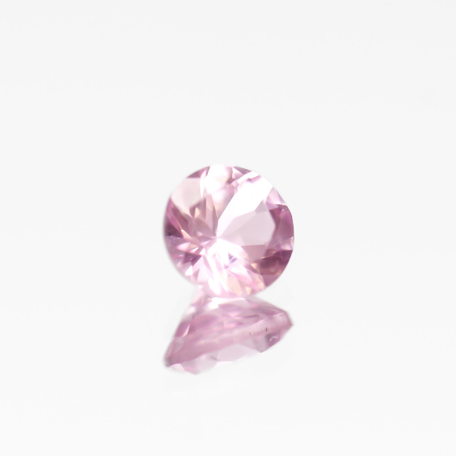 シルキーピンクスピネル タンザニア産 0.30ct[230421559]3.9x3.9mm前後