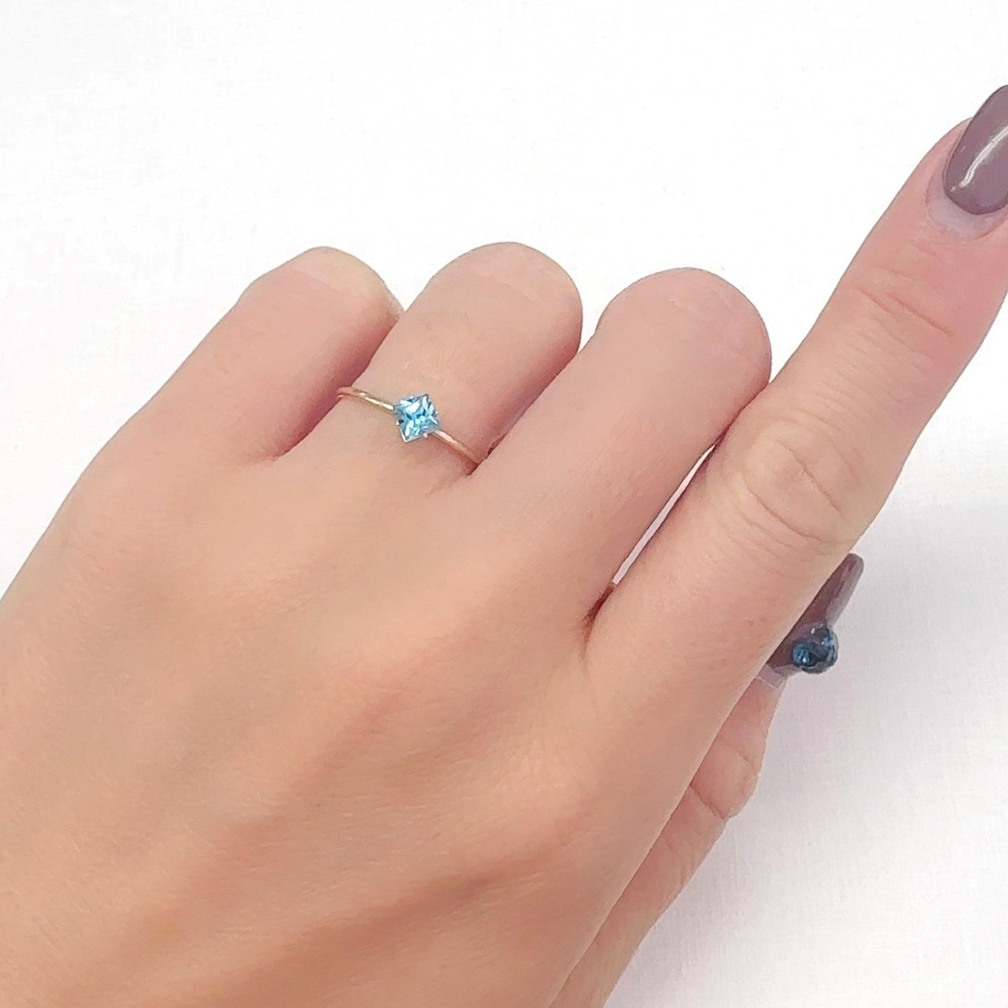 ◇プリンセスカット◇ブルージルコン カンボジア産 0.51ct[240728504]4x3.9mm前後