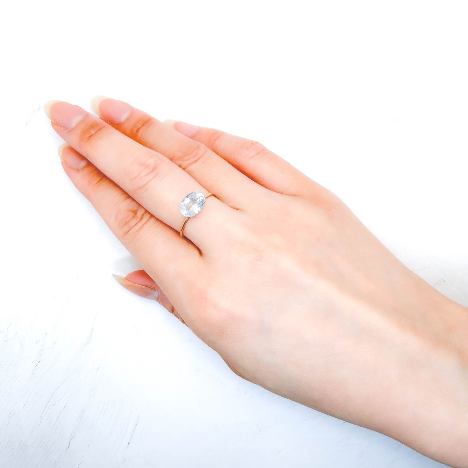 シルバーアパタイト フルオレッセンス アフリカ産 識別済 1.88ct / 9x6.6mm前後 [260632510]