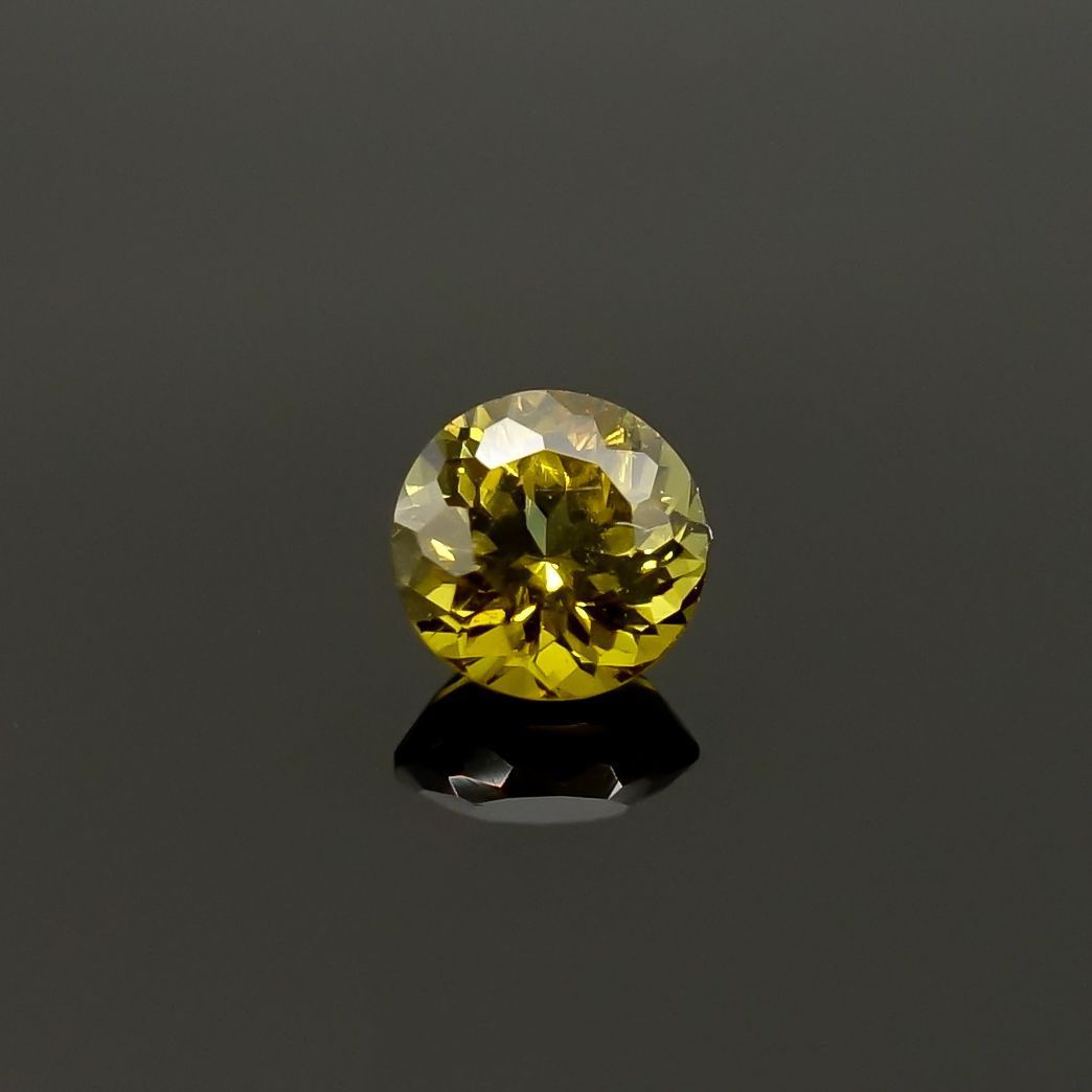 クリノゾイサイト(宝石名クリノゾイサイト)パキスタン産 0.60ct 識別済[220115594]5x5mm前後