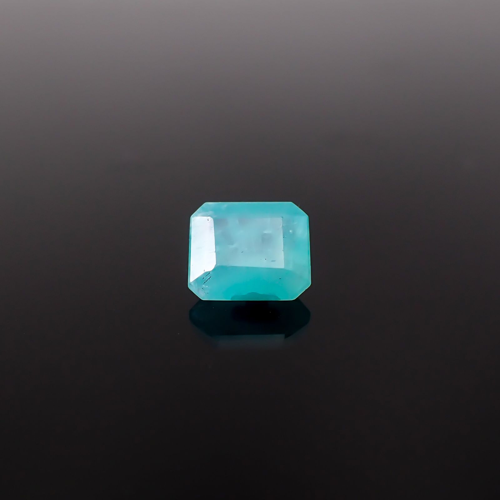 ブルースミソナイト ナミビア産 1.61ct / 6.4x5.6mm前後 [260331920]