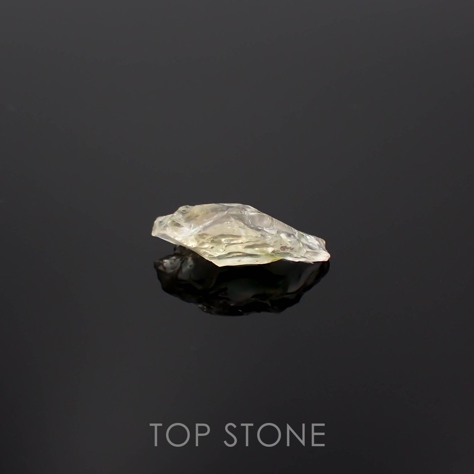 オレゴンサンストーン原石 アメリカ・オレゴン州産 2.84ct[230220422]15.4x7.7mm前後