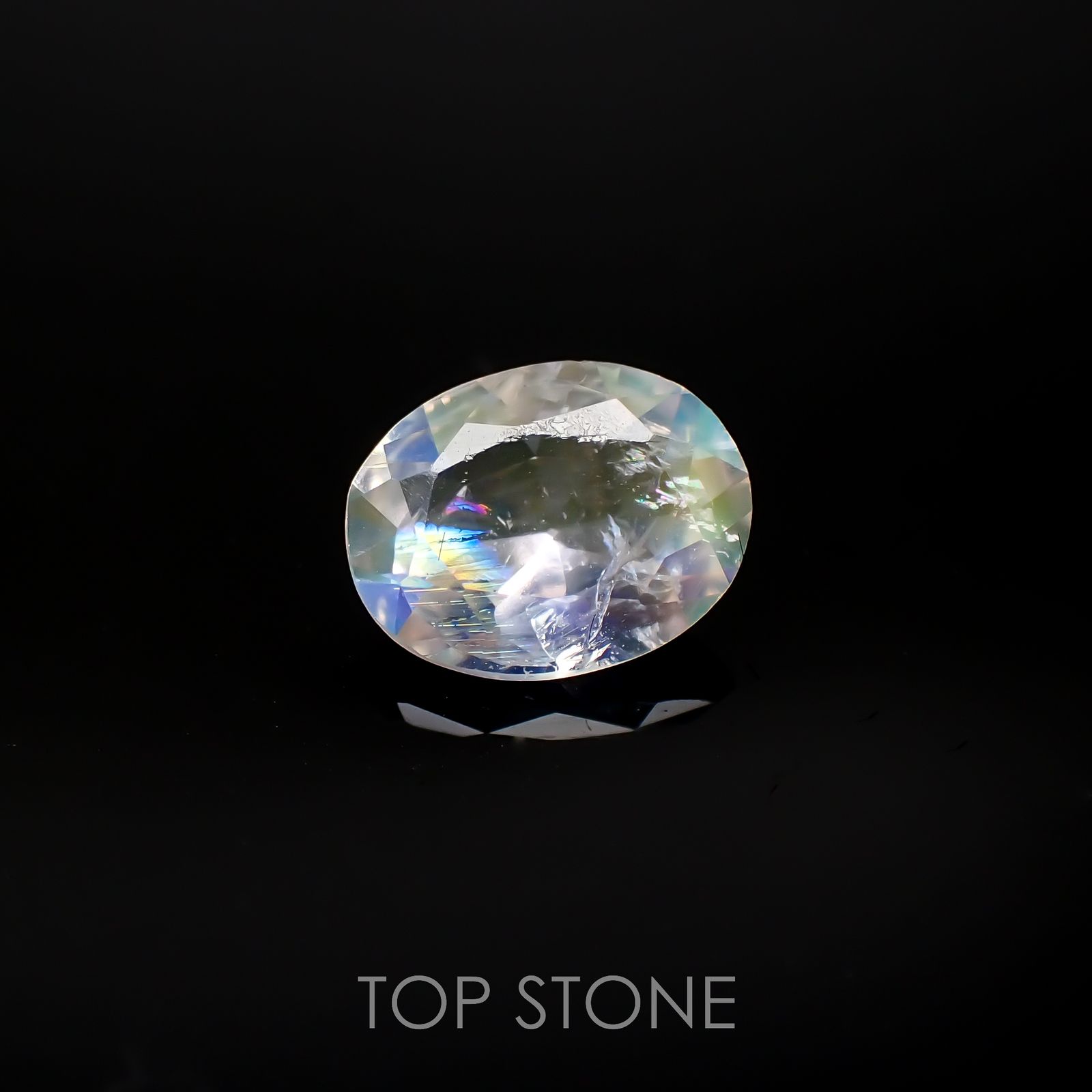 レインボームーンストーン(宝石名ラブラドライト)タンザニア産 0.72ct 識別済[220817477]7.2x5.6mm前後