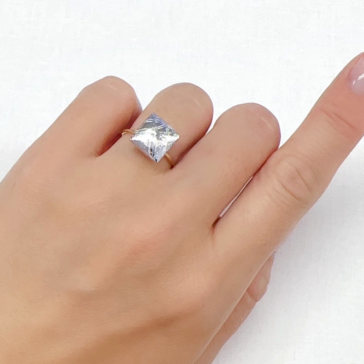 ムオニナルスタ隕石 発見地:スウェーデン 9.54ct[240125773]10x9.9mm前後