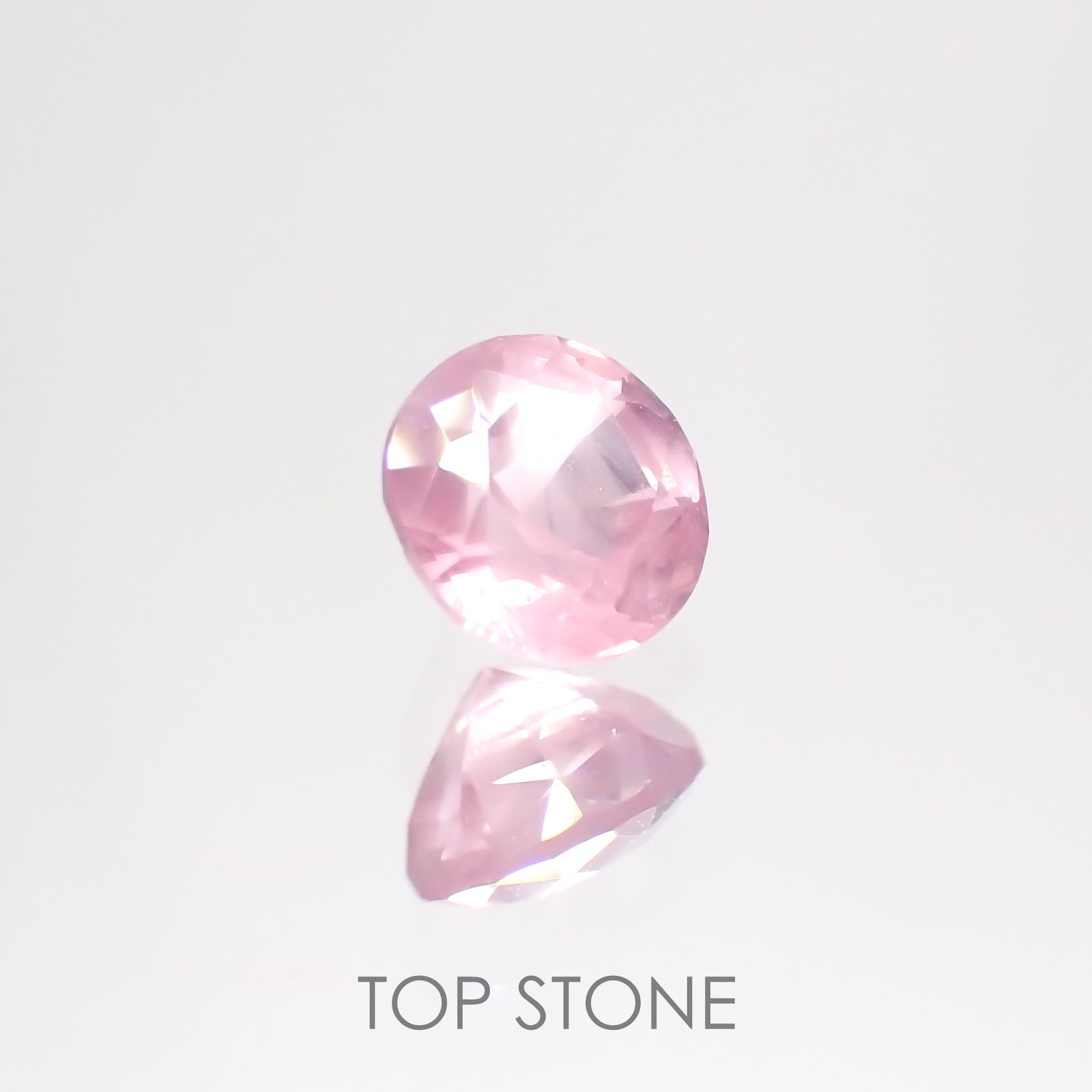 シルキーピンクスピネル(宝石名ピンク・スピネル) タンザニア産 0.46ct 識別済[210812909]4.4×4.4mm前後