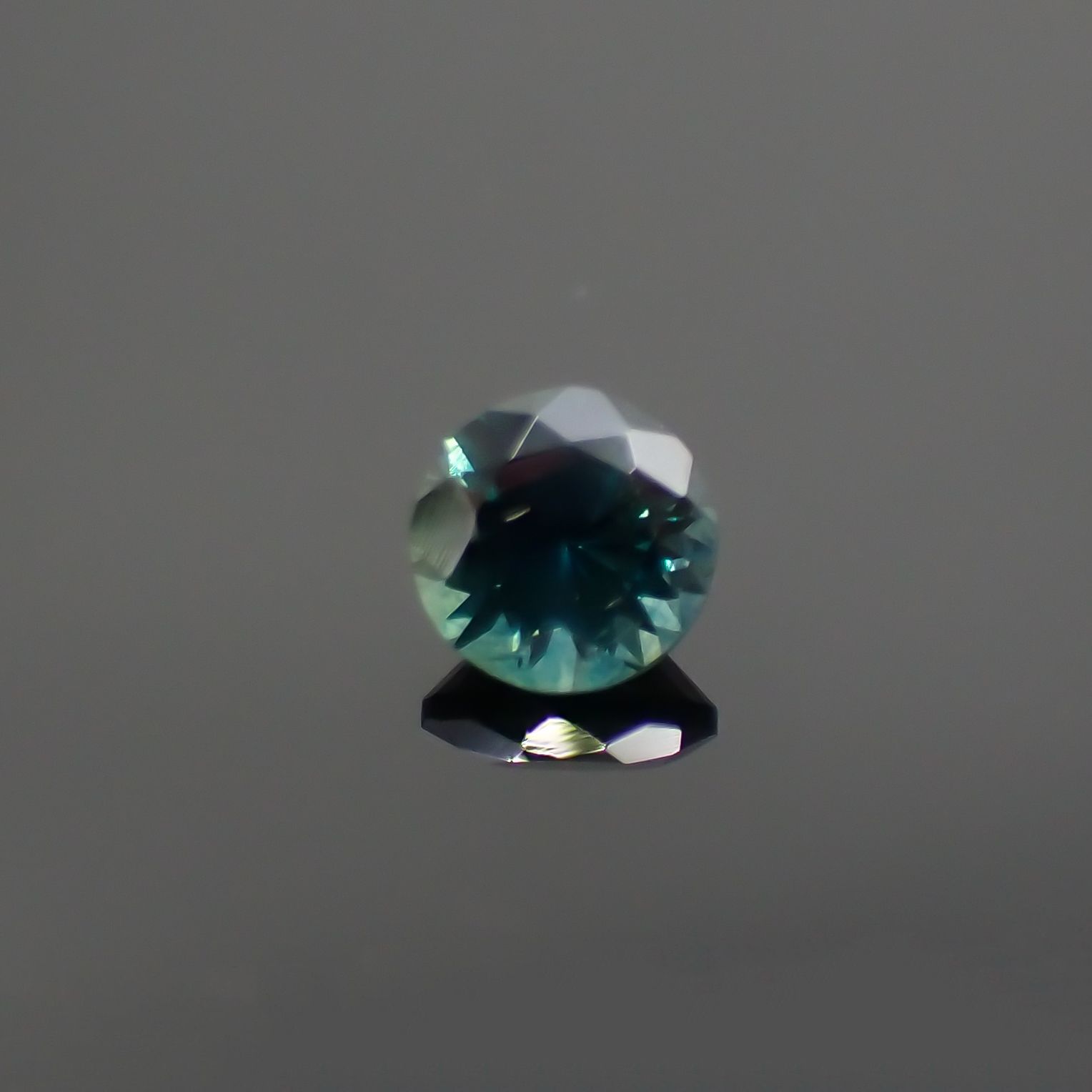 モンタナサファイア アメリカ合衆国産 ルース 0.64ct[210712109