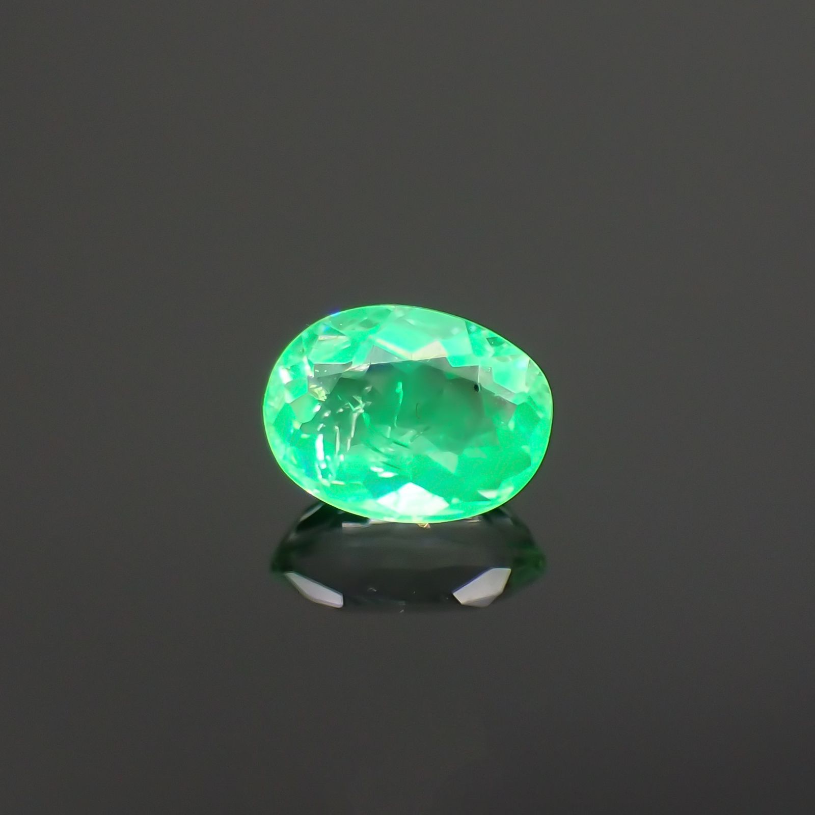 ハイアライトオパール(宝石名オパール) メキシコ産 0.162ct ソ付(彩珠)[210712059]4.1×3.1mm前後