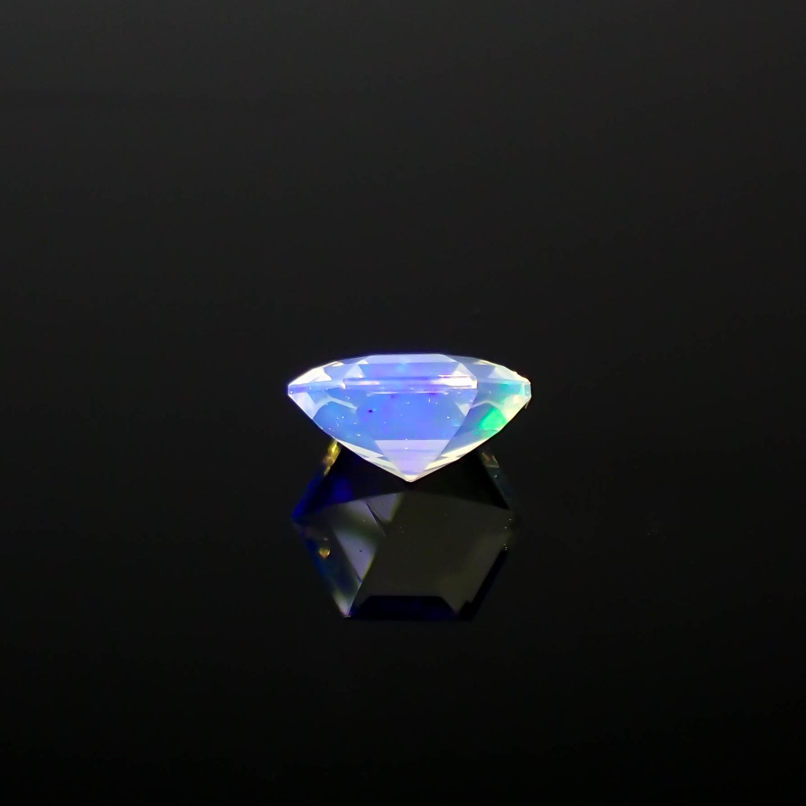 ◇ヘキサゴンカット◇エチオピアオパール エチオピア産 0.32ct[240226218]5.1x5mm前後