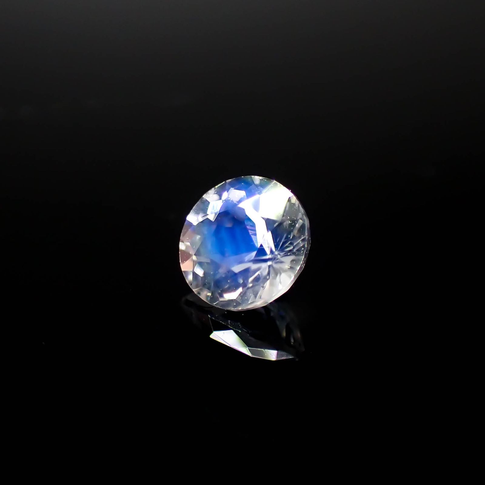 レインボームーンストーン ザンビア産 0.34ct[240326919]4.6x4.5mm前後