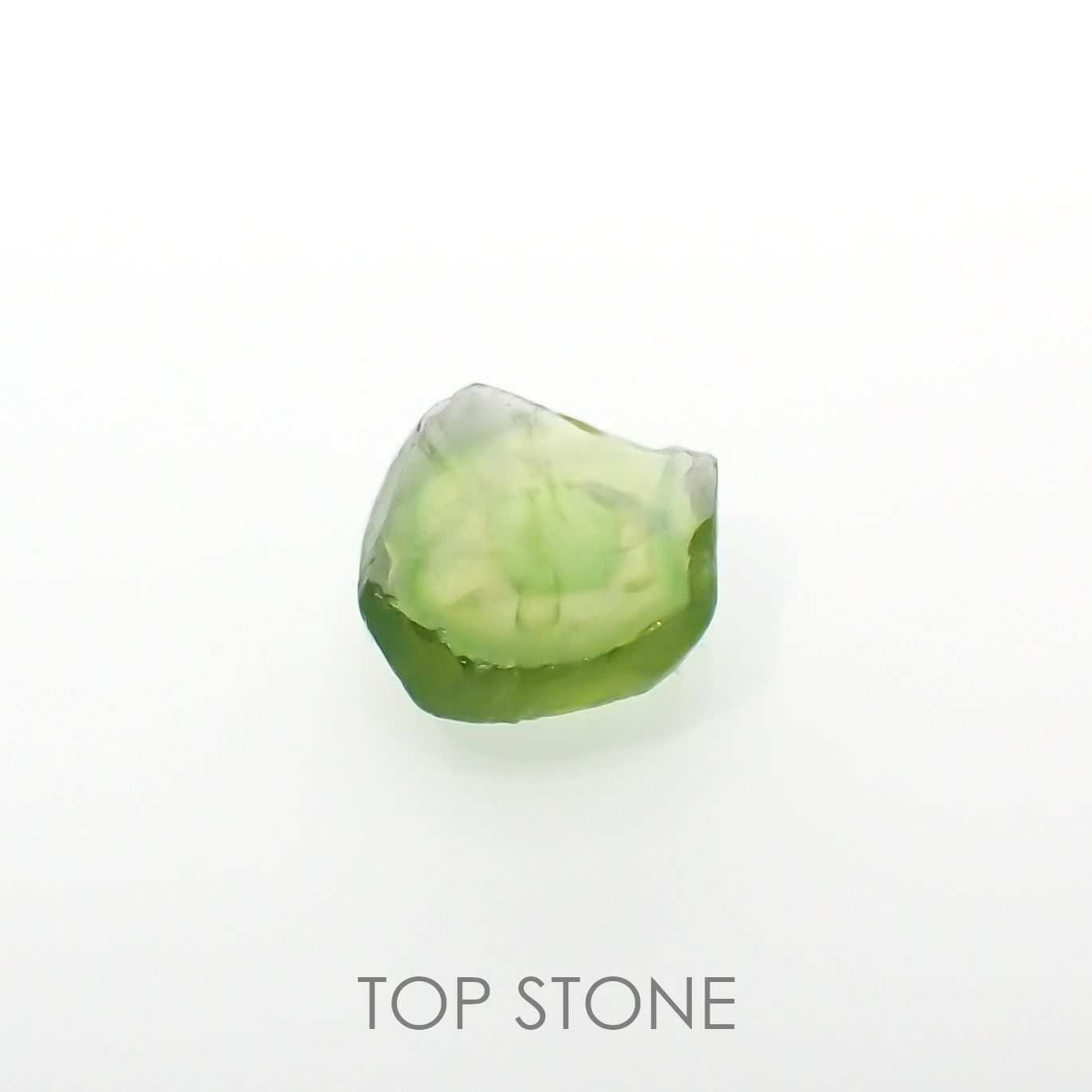 デマントイドガーネット(宝石名デマントイド・ガーネット) 原石・結晶 0.38ct 識別済[210812775]4.5×4.4mm前後