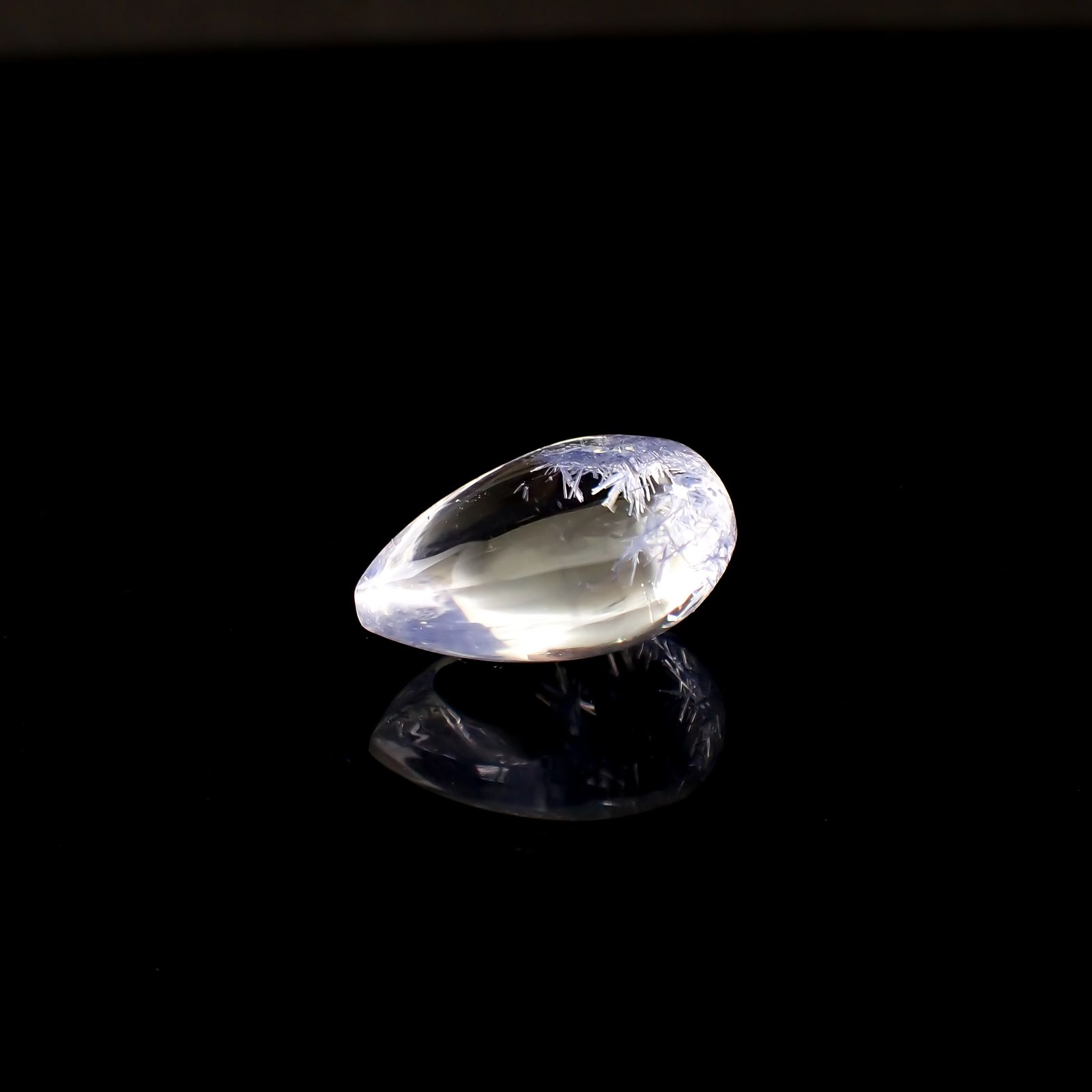デュモルチェライトインクォーツ ブラジル産 13.59ct[231023817]18.1x12.5mm前後