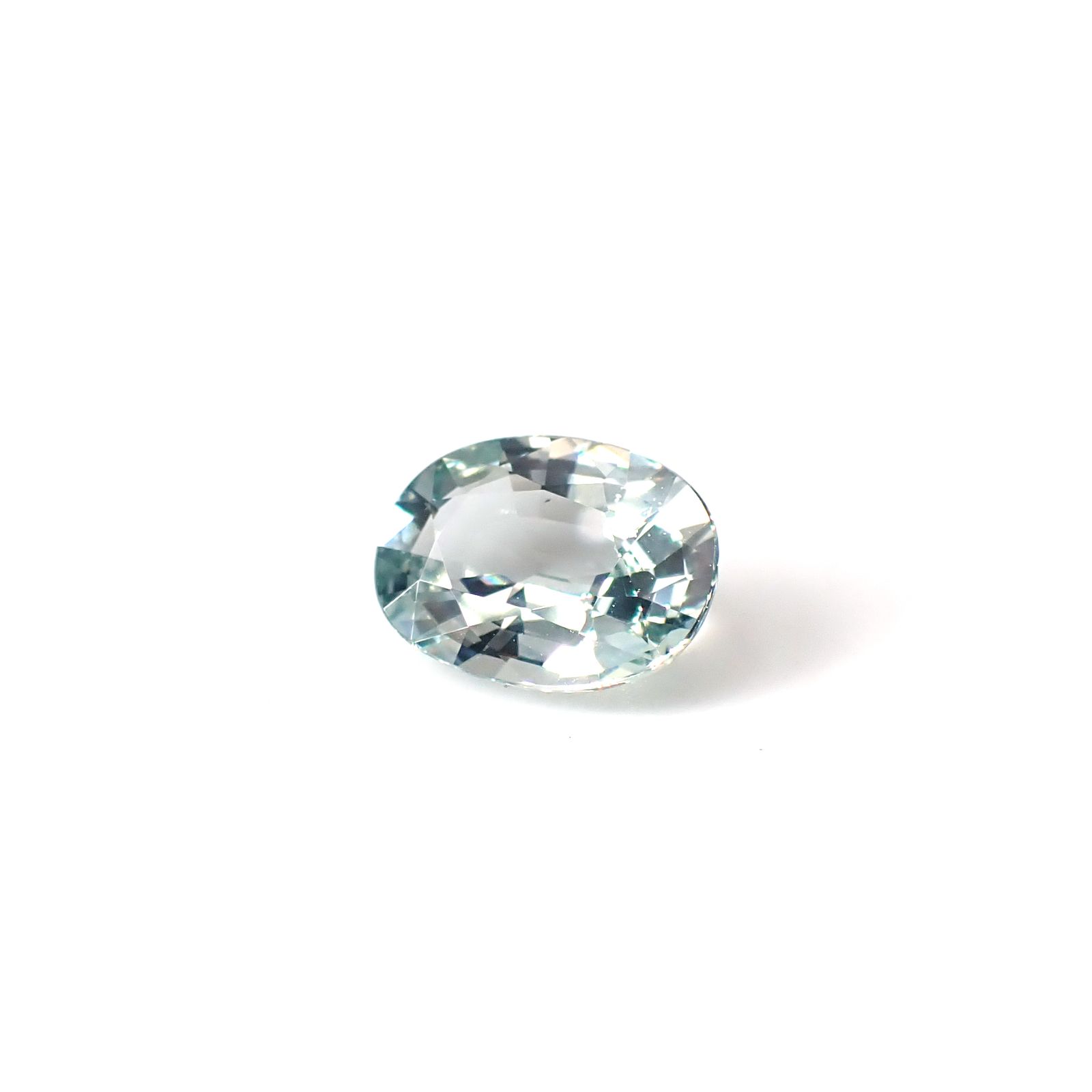 アイスブルーグリーンサファイア 非加熱(宝石名サファイア)スリランカ/マダガスカル産 1.91ct GIT鑑付[250830960]8.93x6.82mm前後