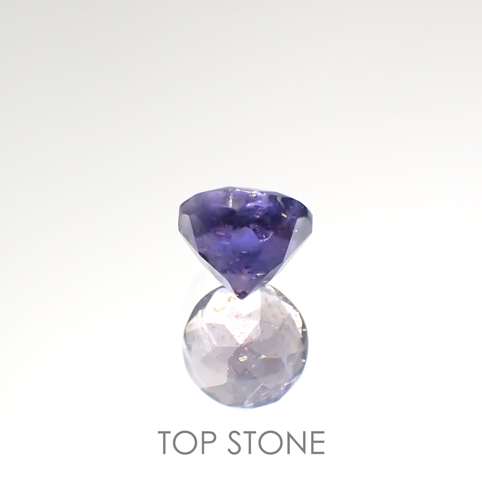 ブラッドショットアイオライト インド産 ルース 0.79ct[201812386]5.7×5.7mm前後