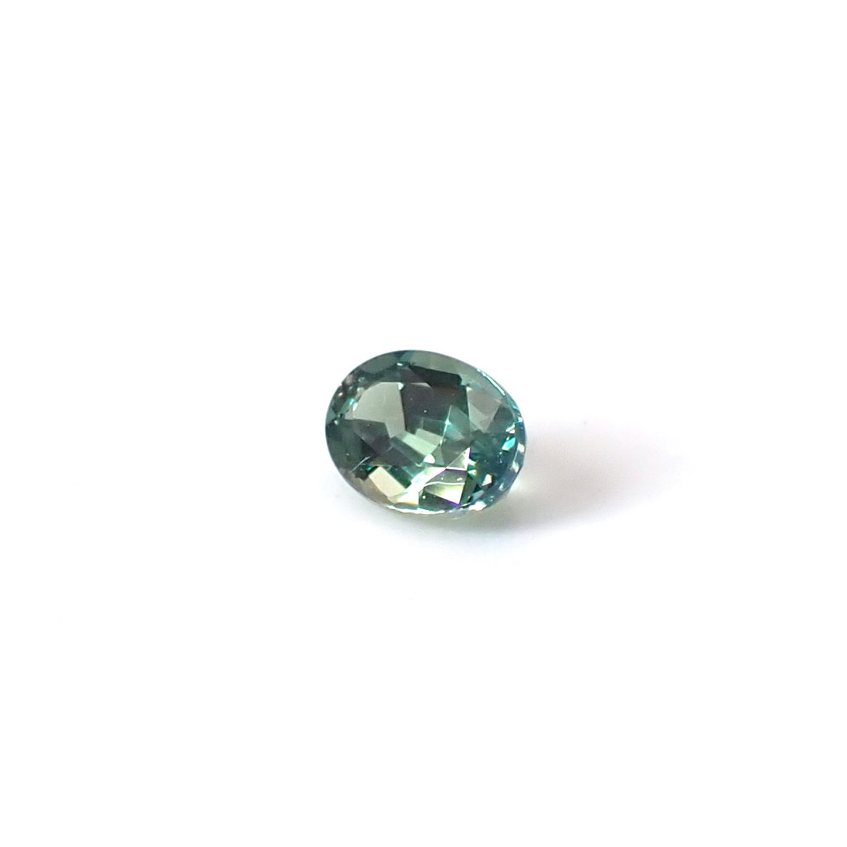 アレキサンドライト ブラジル産 EmeraldMains社製 0.23ct / 4.3x3mm前後 [260131571]