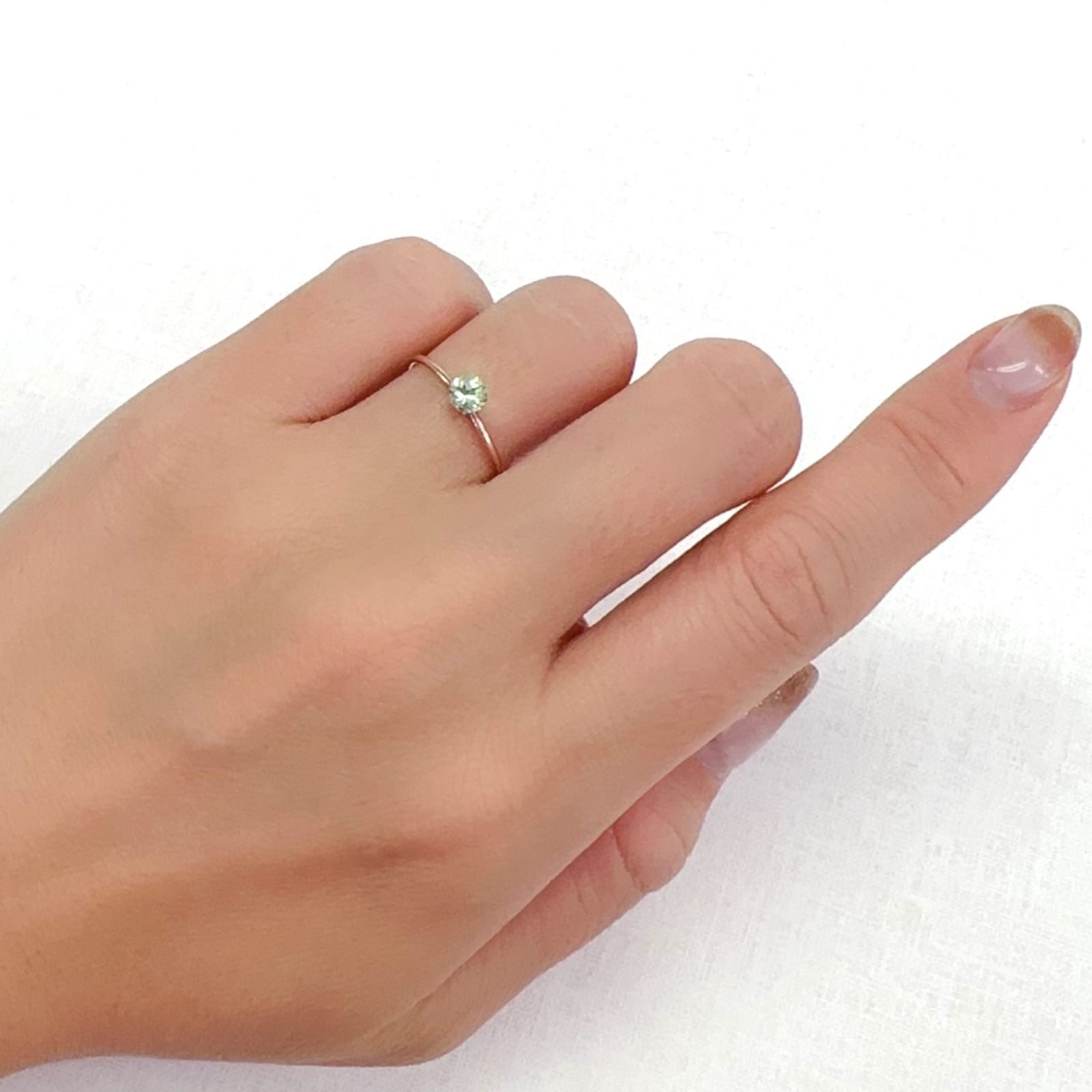 ミントガーネット タンザニア産 0.39ct[231023718]4.1x4.1mm前後