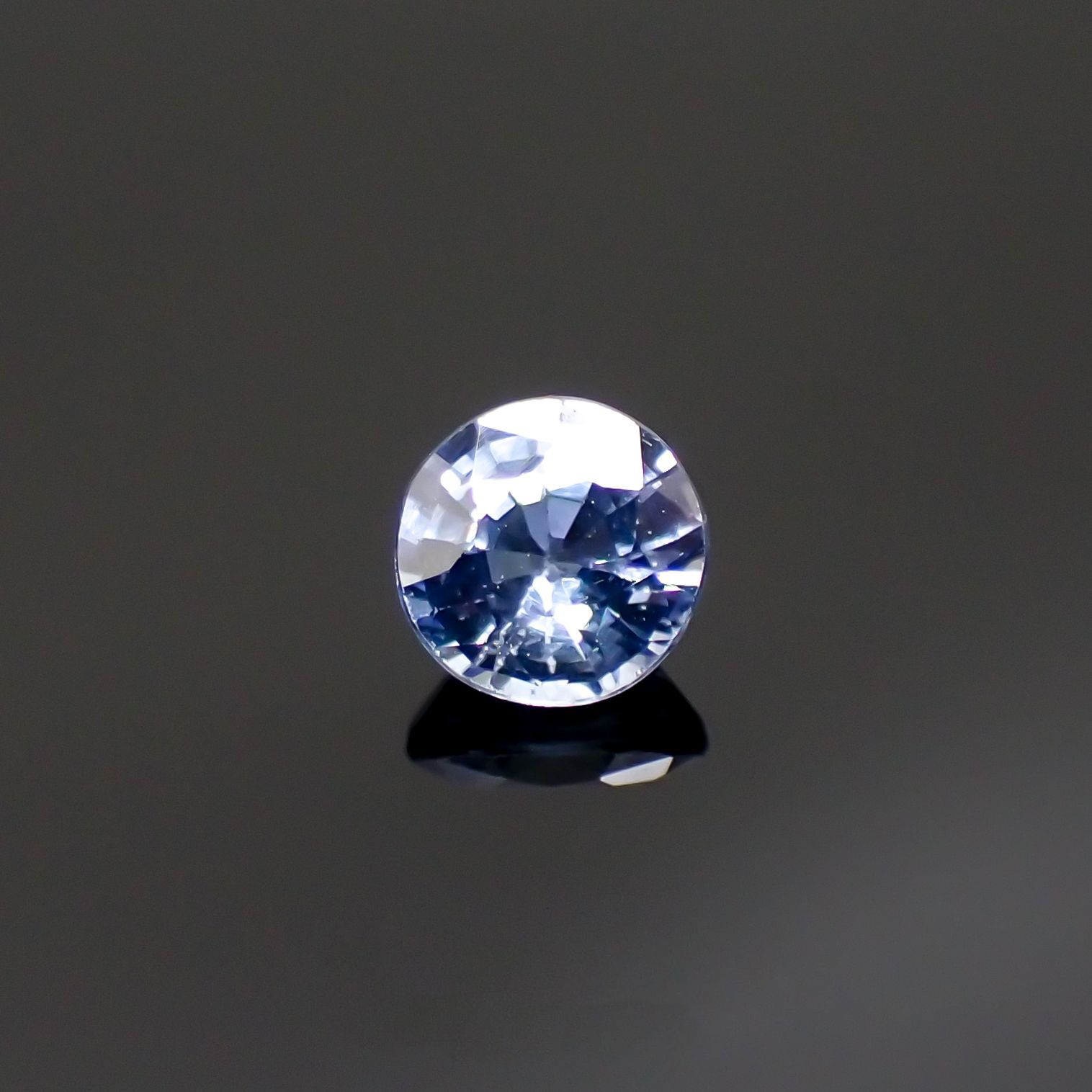 アイスブルーサファイア(宝石名サファイア)スリランカ/マダガスカル産 0.43ct 識別済[220515963]4.4x4.4mm前後