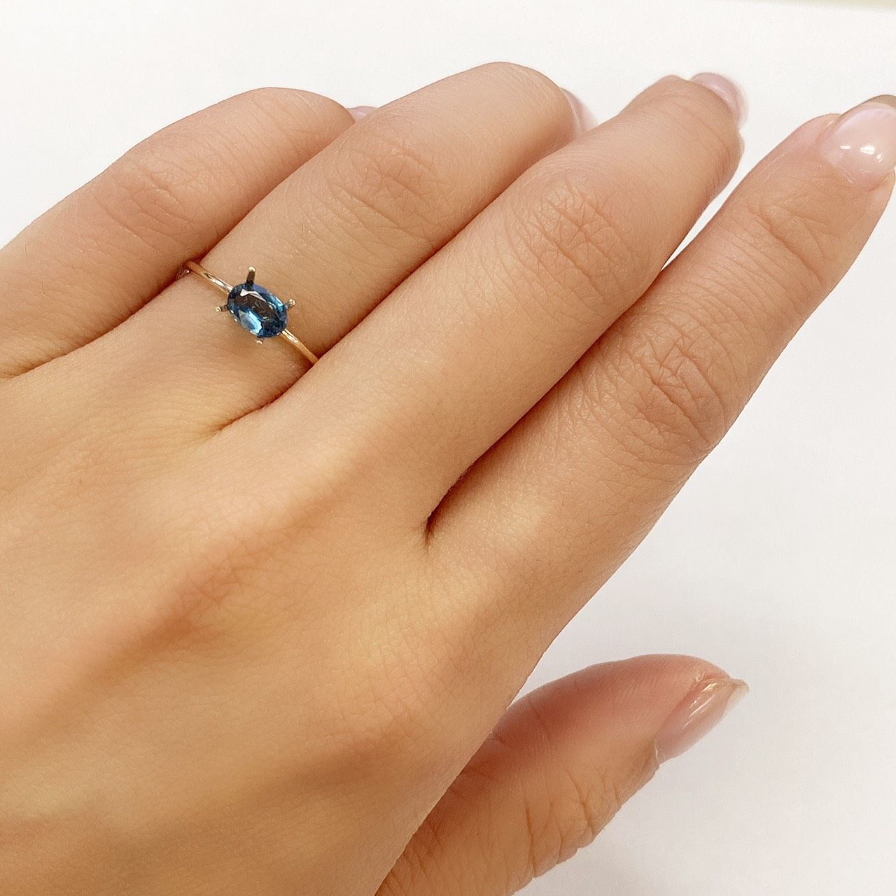 オーシャンブルーカイヤナイト ネパール産 ルース 0.52ct[210711420]6.2×4.1mm前後