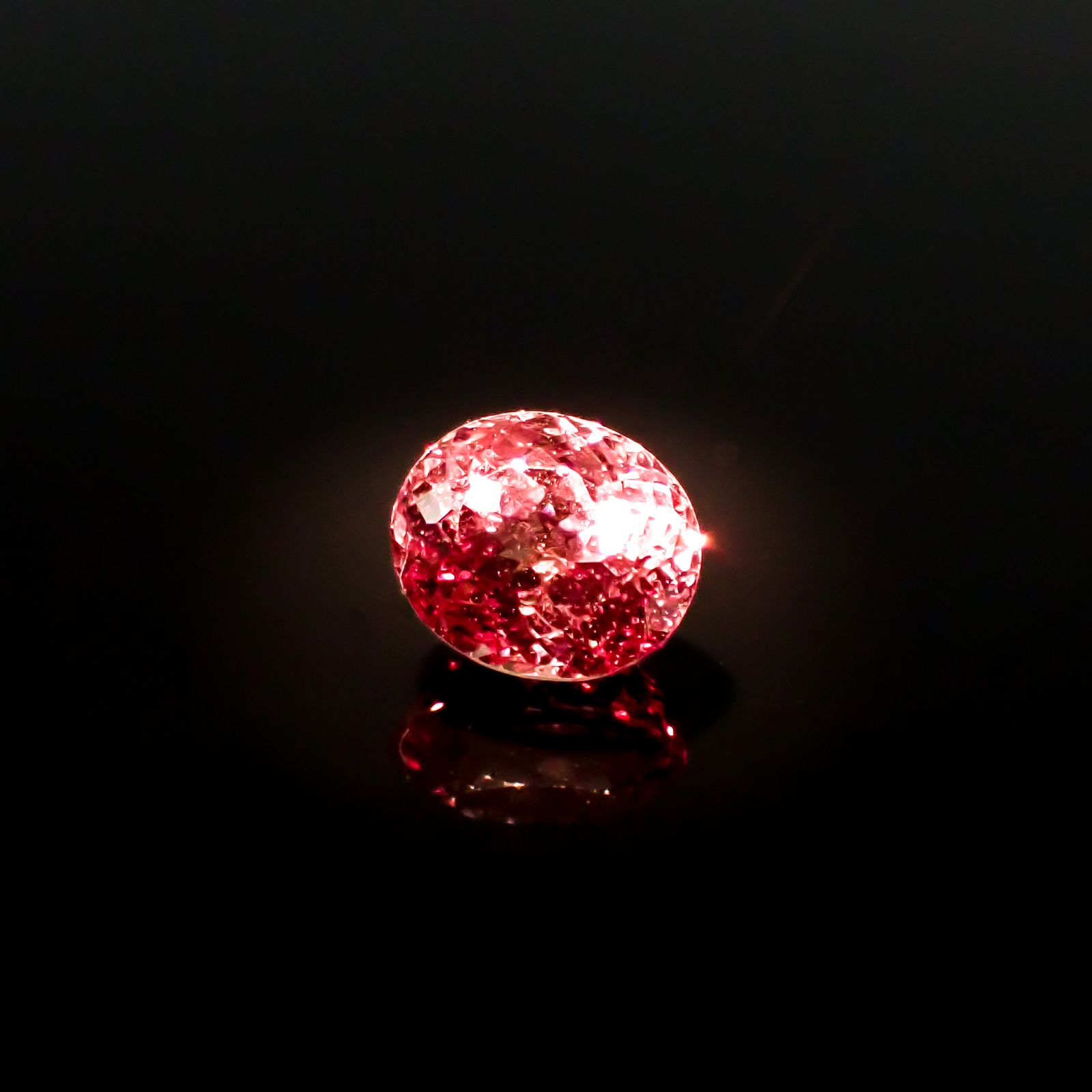 カラーシフト マラヤガーネット(宝石名ガーネット) タンザニア産 1.54ct 識別済[210711877]6.7×5.7mm前後