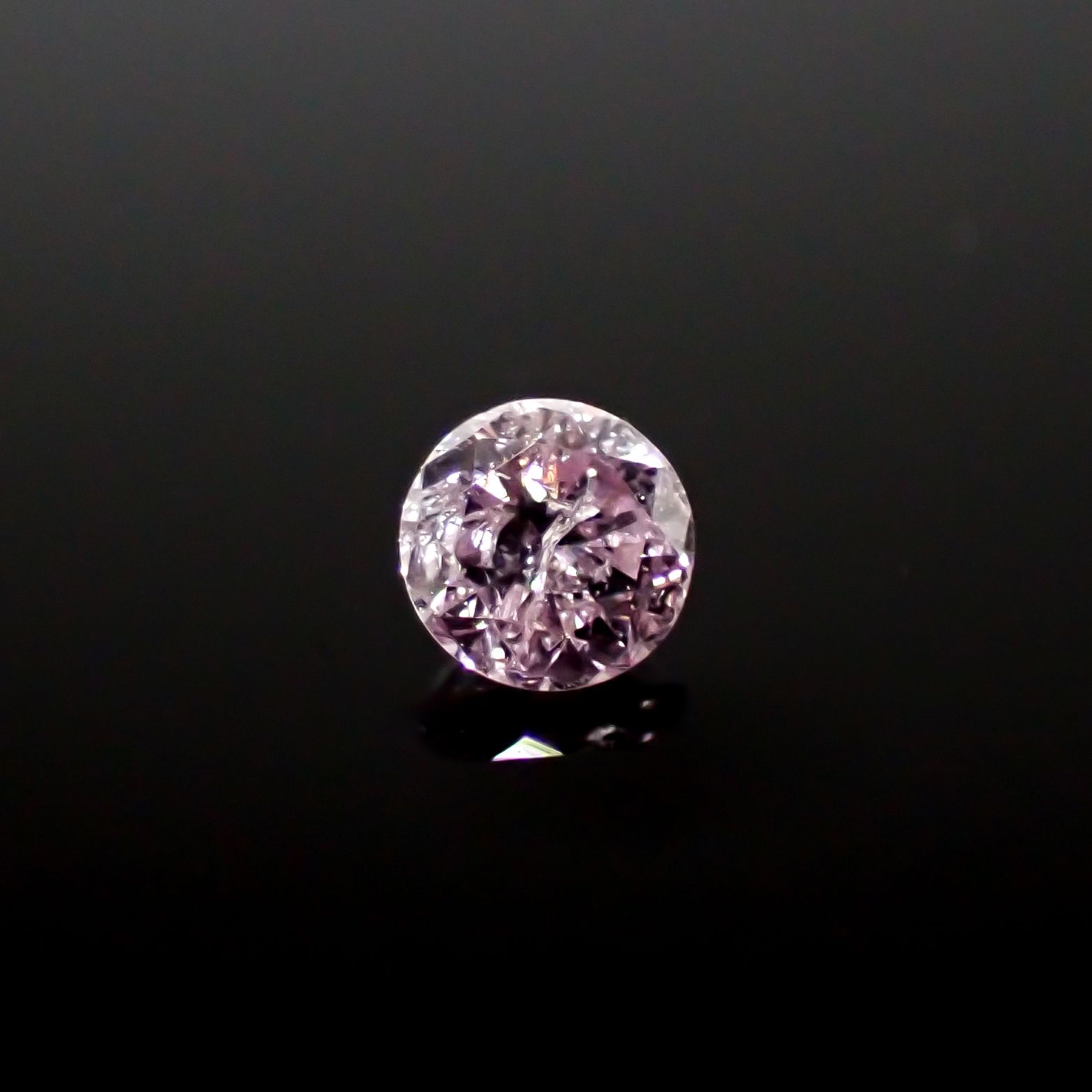 ピンクダイヤモンド(宝石名ダイアモンド I-1/FANCY LIGHT PINK) 0.130ct ソ付(CGL)[240928976]3.09x3.12mm前後