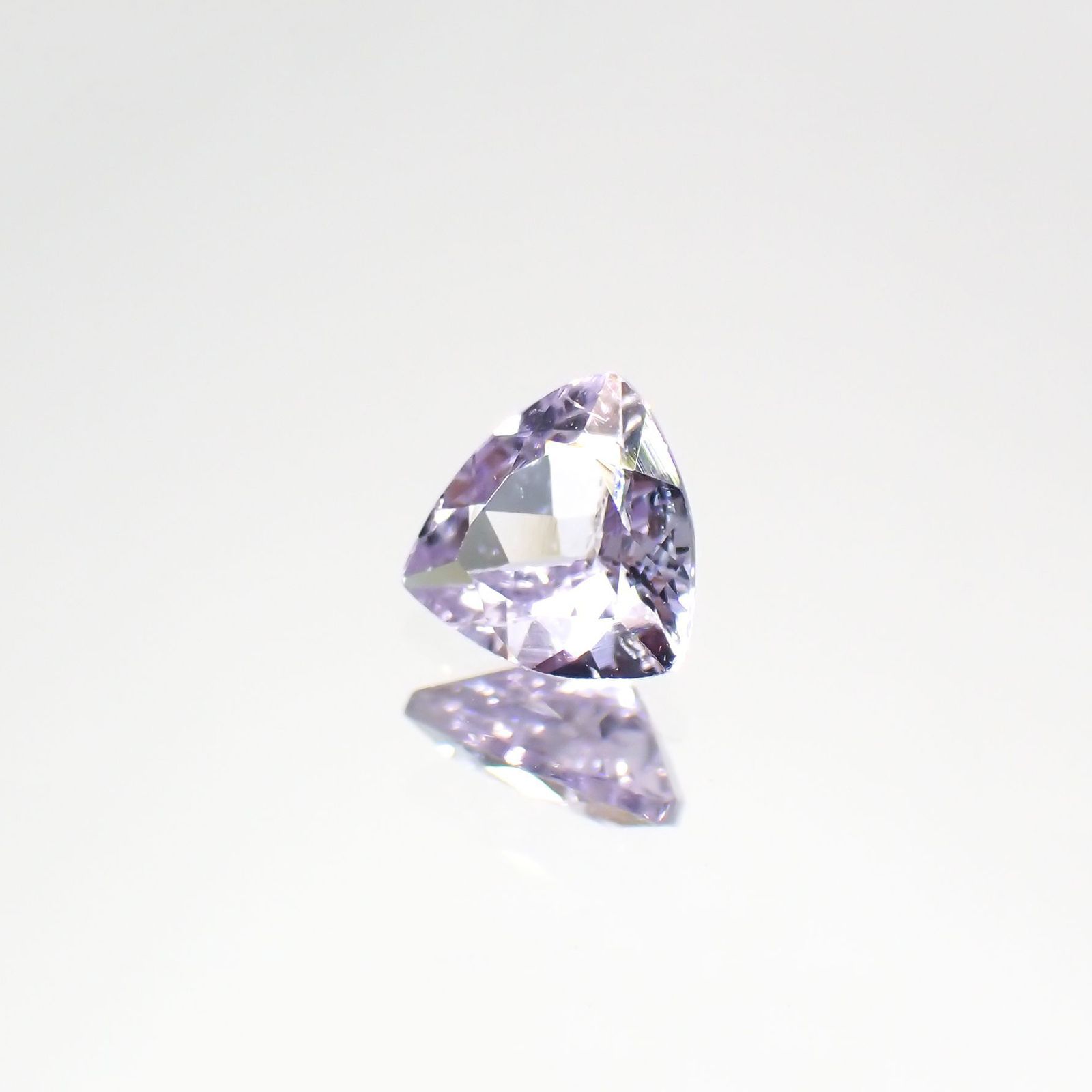 ラベンダーゾイサイト(宝石名ゾイサイト)タンザニア産 0.38ct 識別済[220115057]5x5mm前後