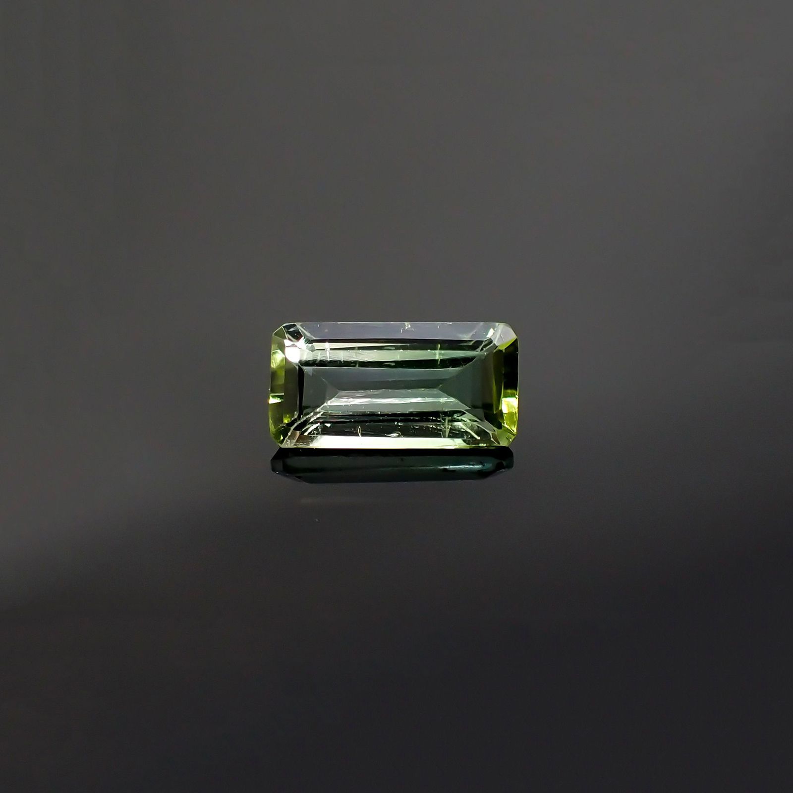 パーティカラートルマリン(宝石名パーティカラード・トルマリン) ブラジル産 1.778ct ソ付(彩珠)[210711888]10.4×5.2mm前後