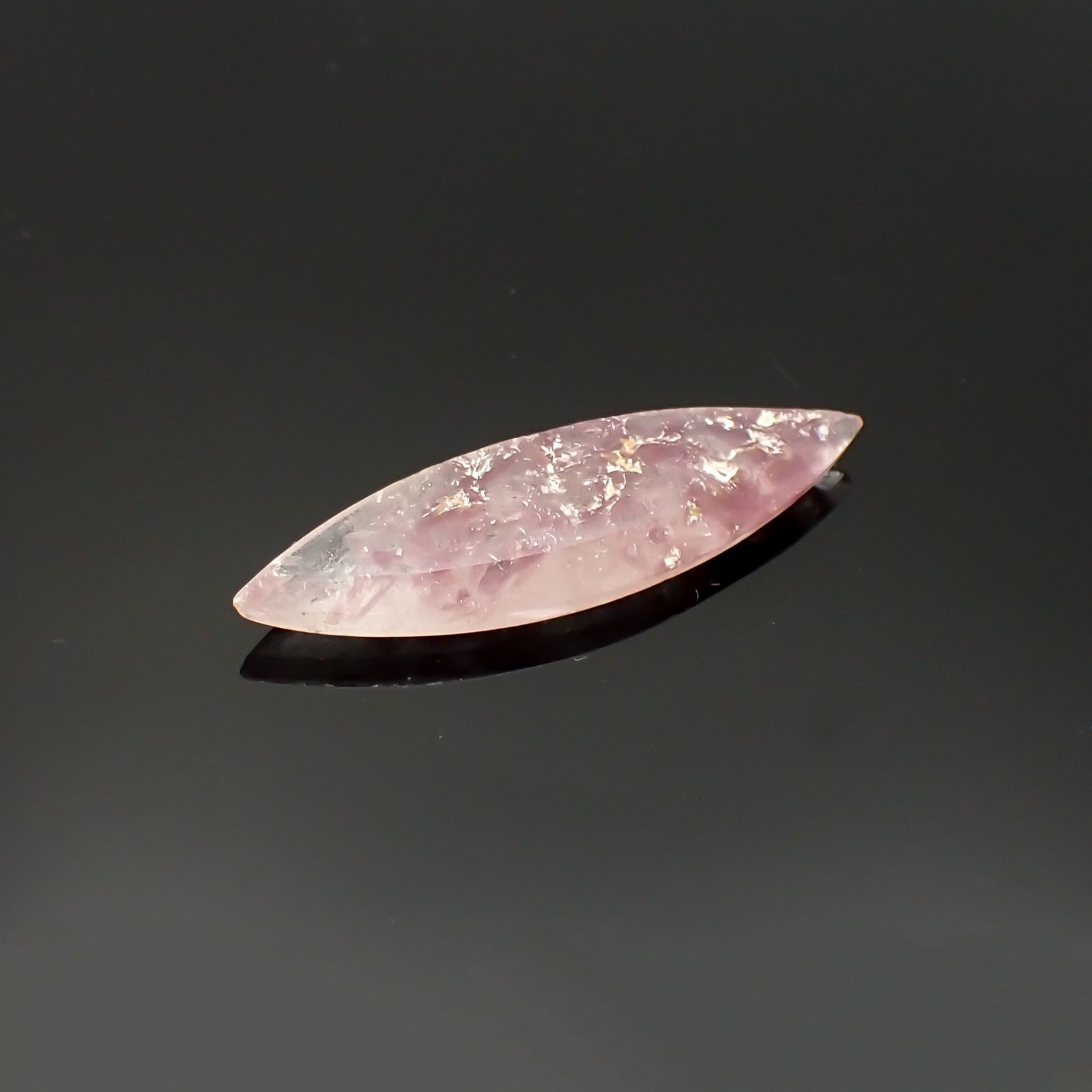 レピドライトインクォーツ ブラジル・ミナスジェライス州産 20.42ct[220917758]41.8x13.4mm前後
