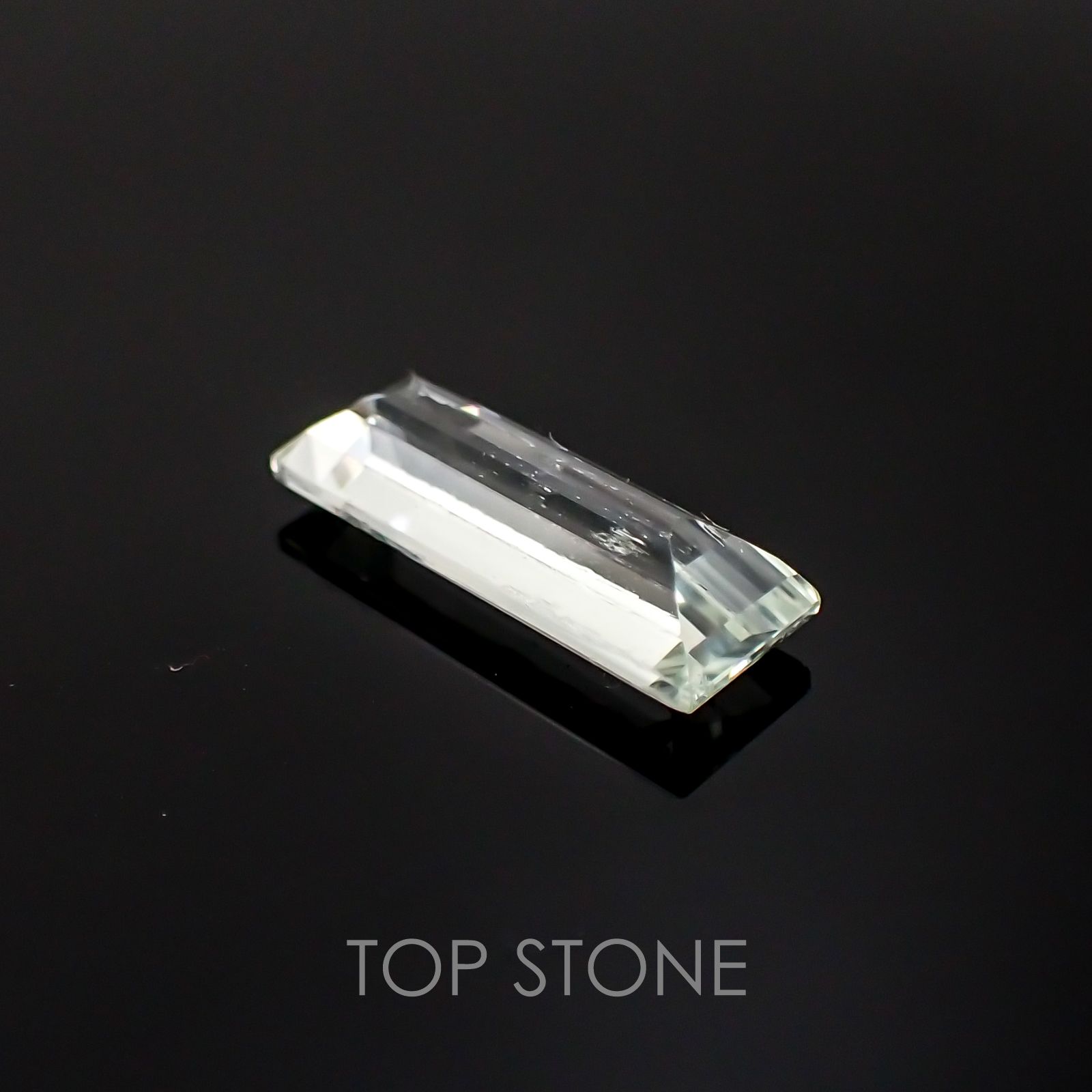 ライムスポジュミン(宝石名スポジュミン) アフガニスタン産 3.02ct 識別済[20128825]14.4×5.3mm前後