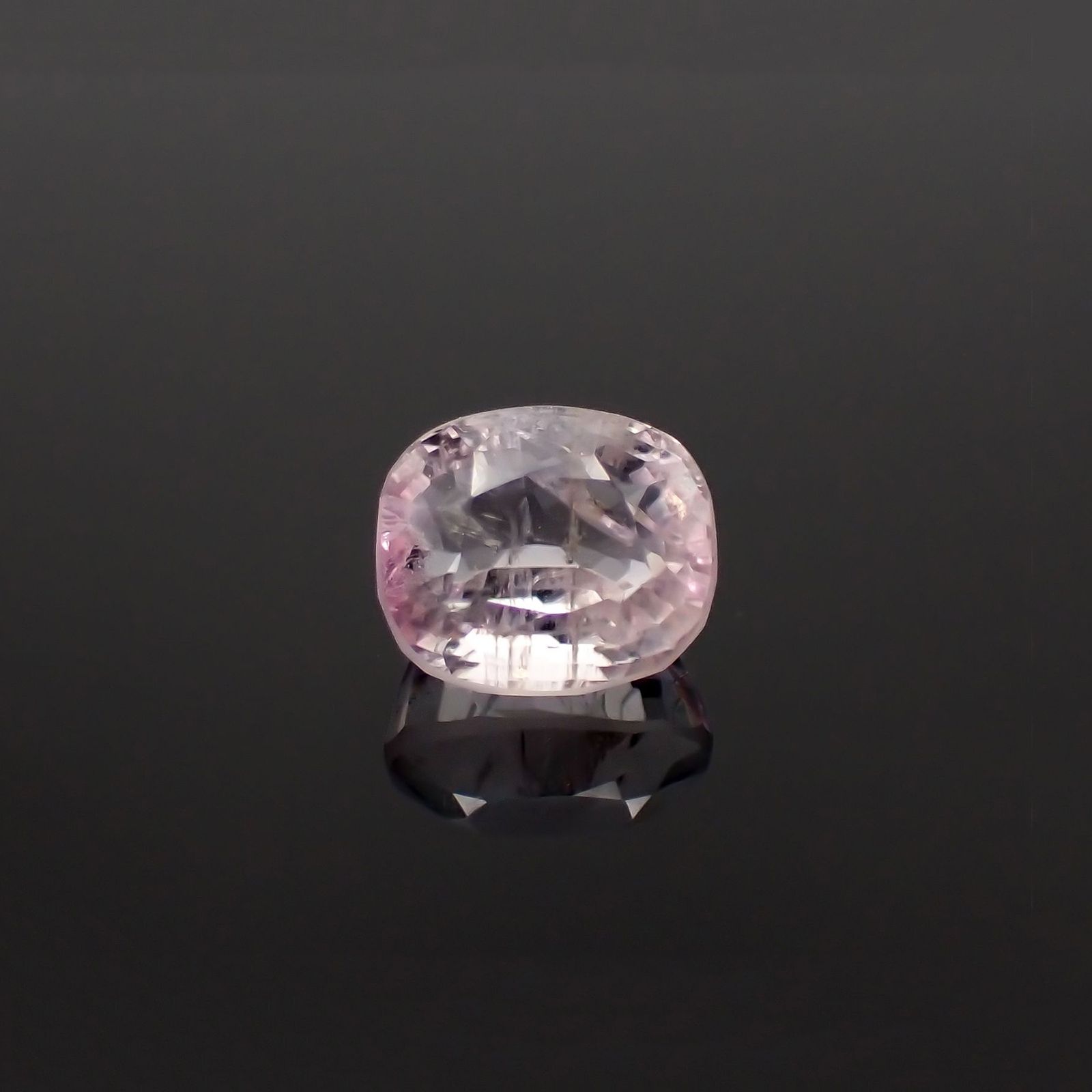 ポードレッタイト(宝石名ポードレッタイト)ビルマ産 ソ付(彩珠) 1.372ct / 6.9x6mm前後 [260722816]
