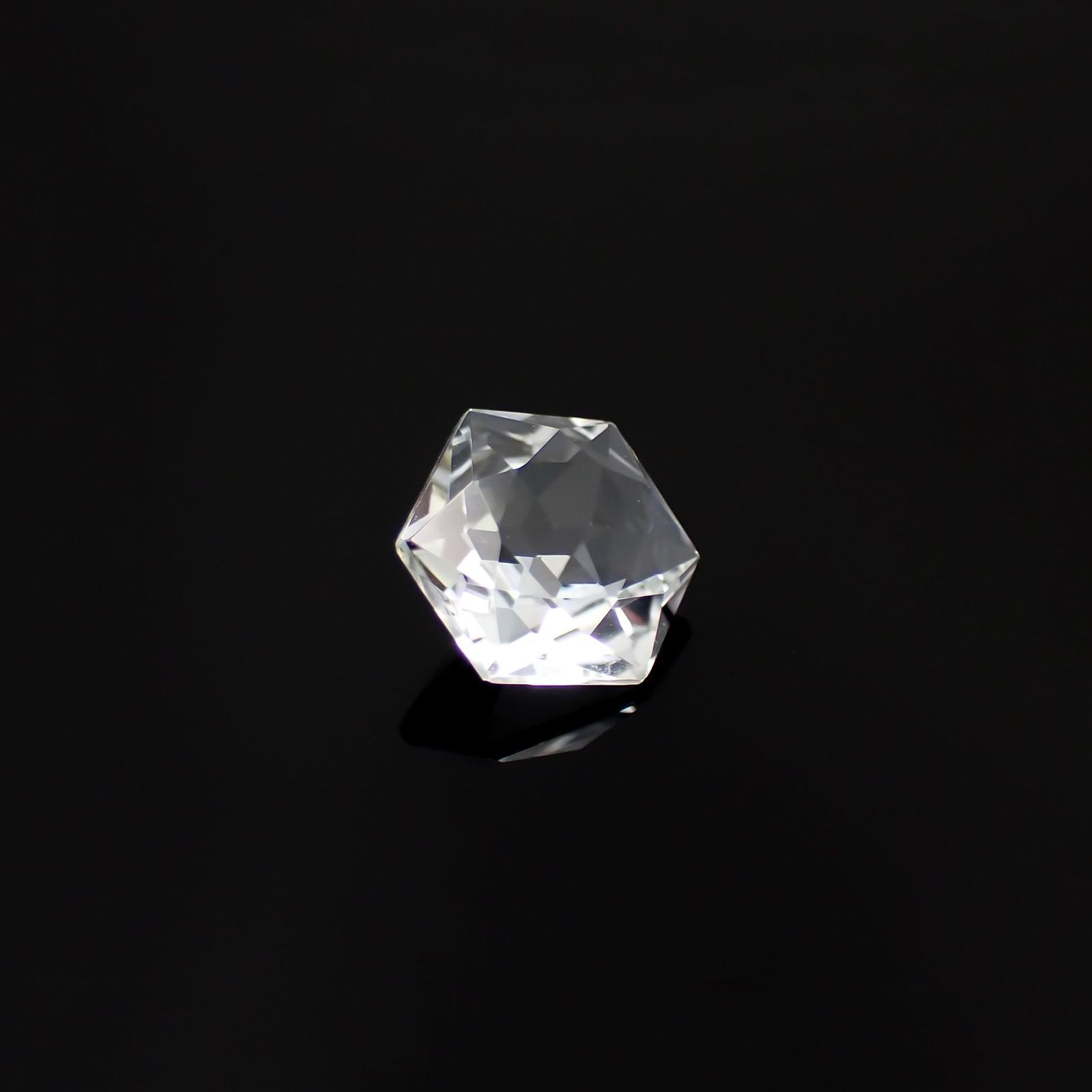 ◇ヘキサゴンカット◇ホワイトトパーズ ブラジル産 2.33ct[221119157]8x7.9mm前後