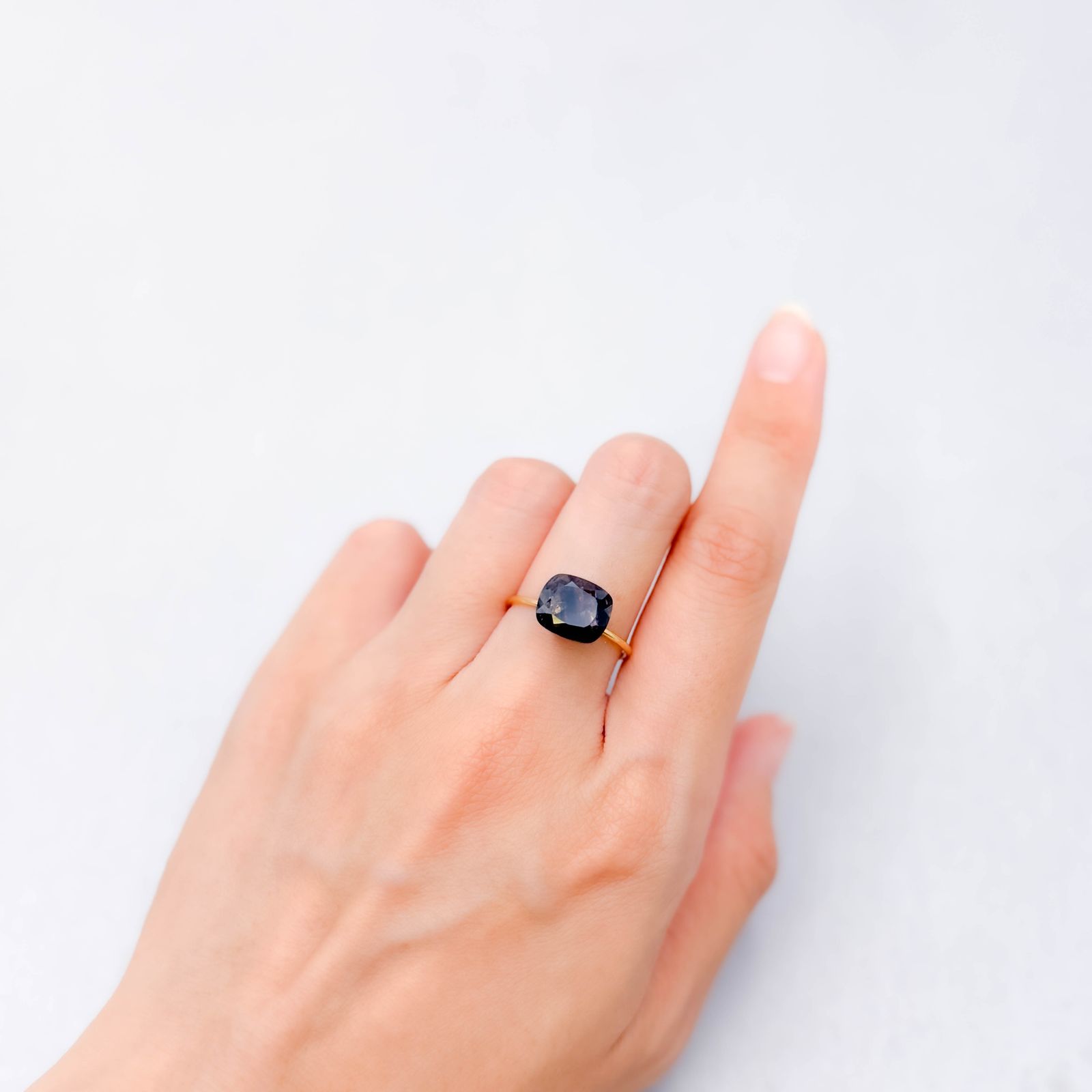 ブルーティントアキシナイト パキスタン産 3.82ct [250730815]10.1x8.6mm前後