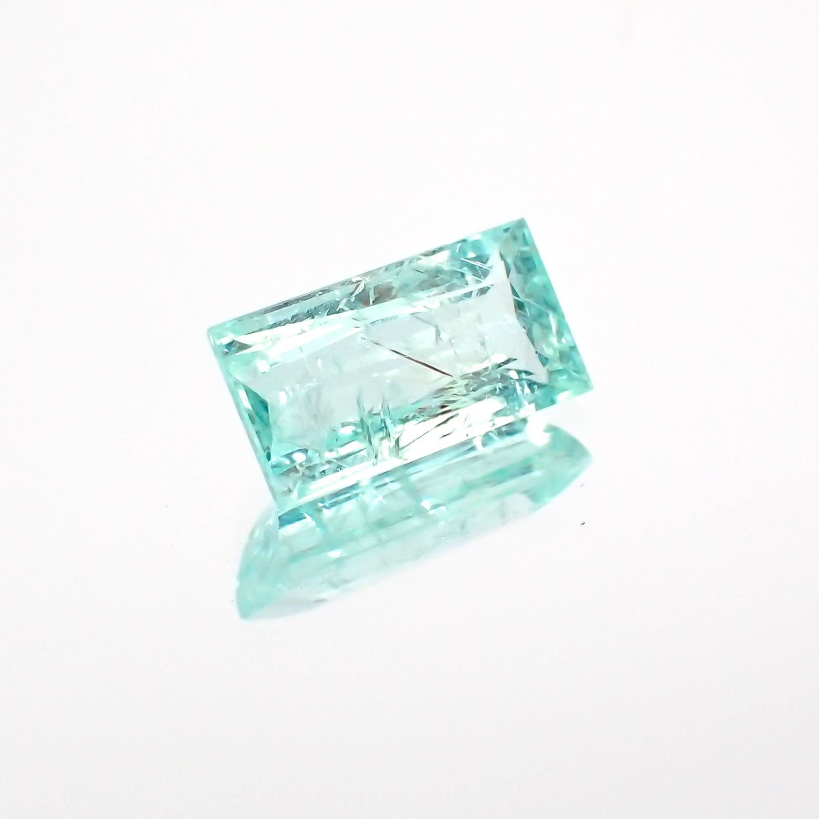 パライバトルマリン モザンビーク産 ルース 0.93ct[20127743]7.9×4.1mm前後