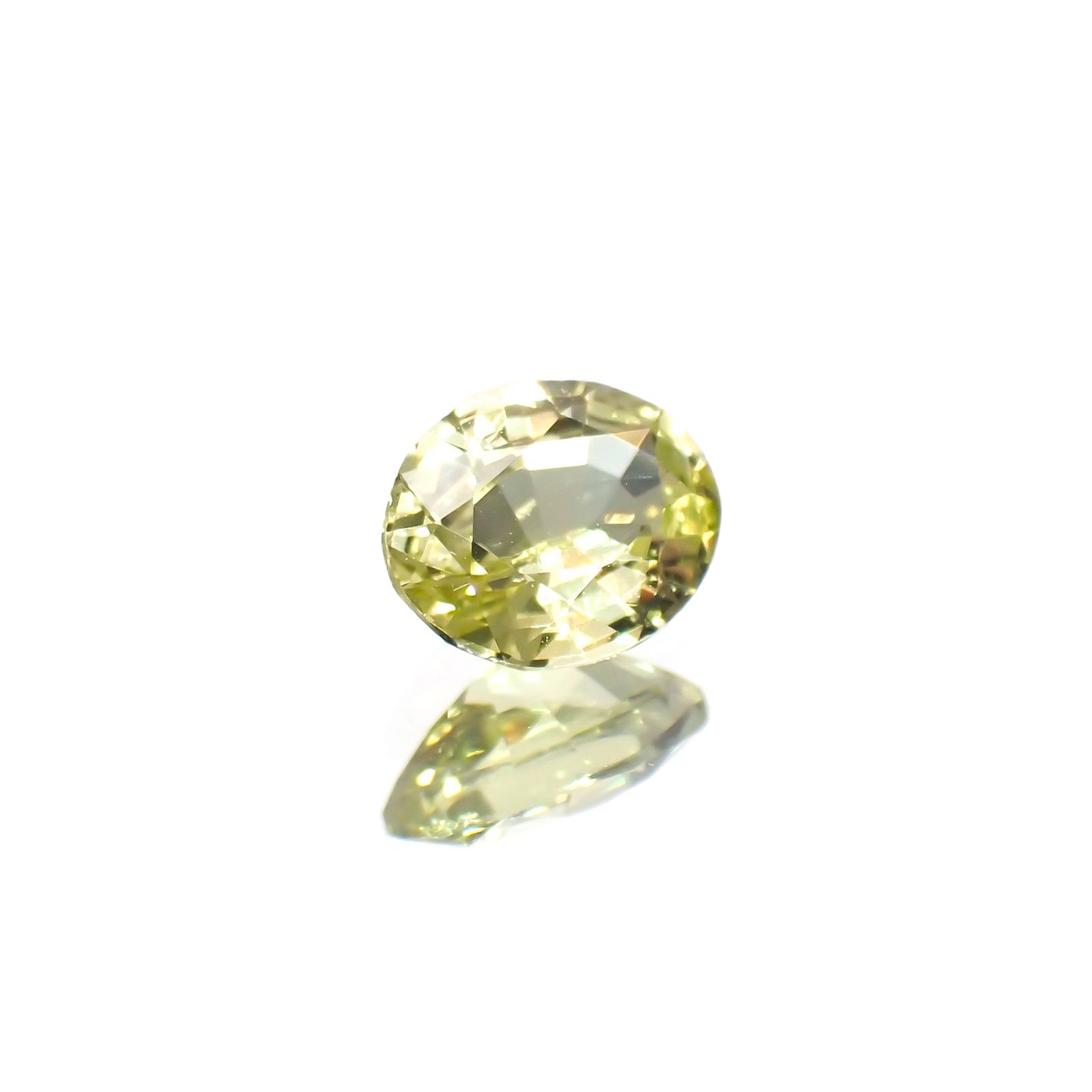 クリソベリル(宝石名クリソベリル)マダガスカル産 識別済 0.70ct / 6.2x4.9mm前後 [220114486]