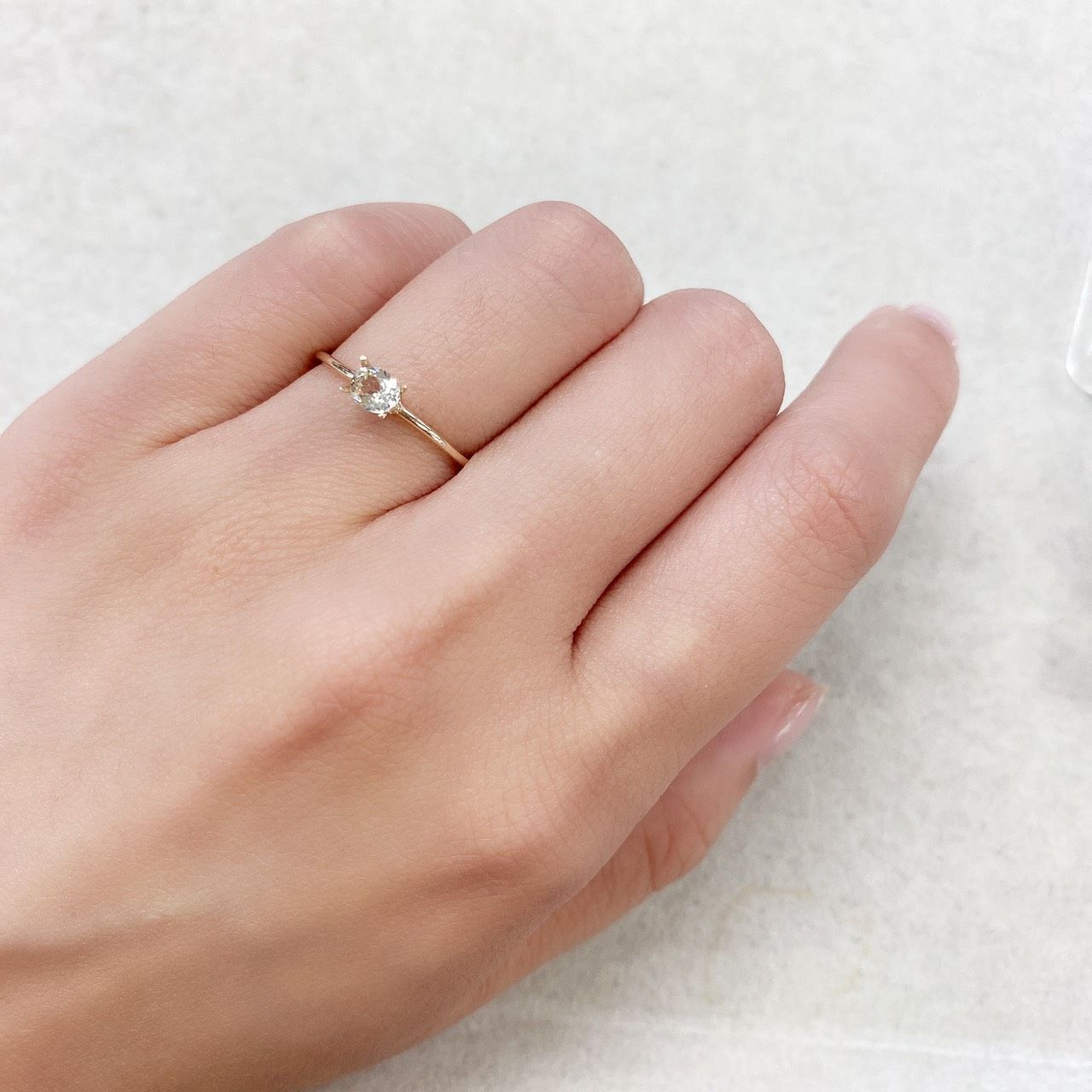 リューコガーネット(宝石名ホワイト グロッシュラー・ガーネット) ビルマ産 0.32ct 識別済[210711541]4.5×3.7mm前後