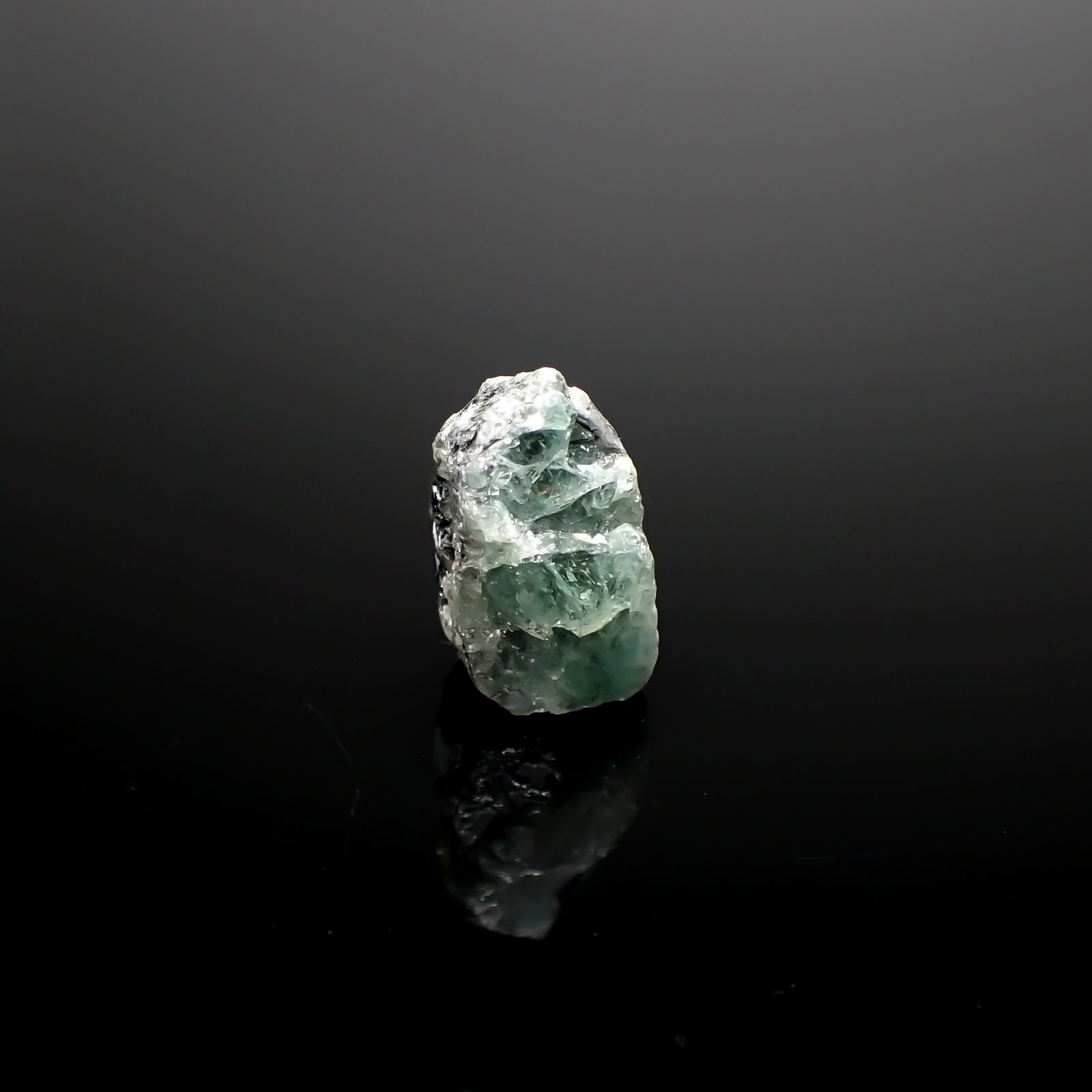 アレキサンドライト 原石 ロシア産 12.02ct[240427028]15.5x8.9mm前後