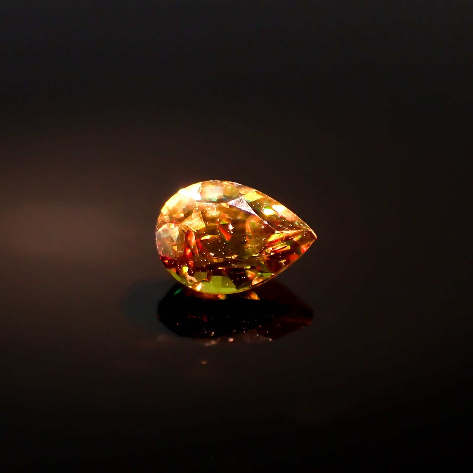 カラーチェンジスフェーン パキスタン産 0.36ct[231224740]5.1x3.5mm前後