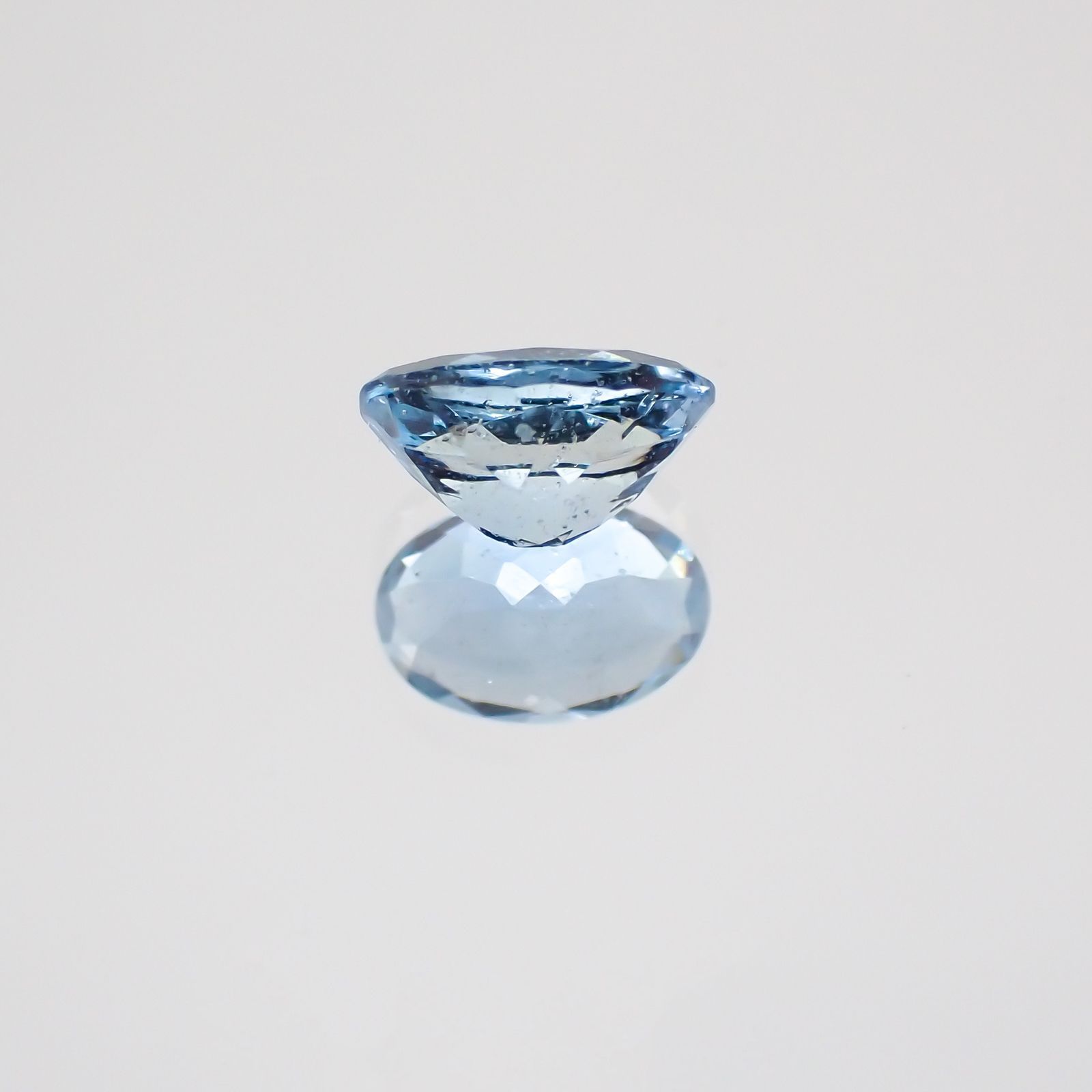 サンタマリアアクアマリン(宝石名アクアマリン) ブラジル産 0.45ct 識別済[21019122]6.1×4mm前後