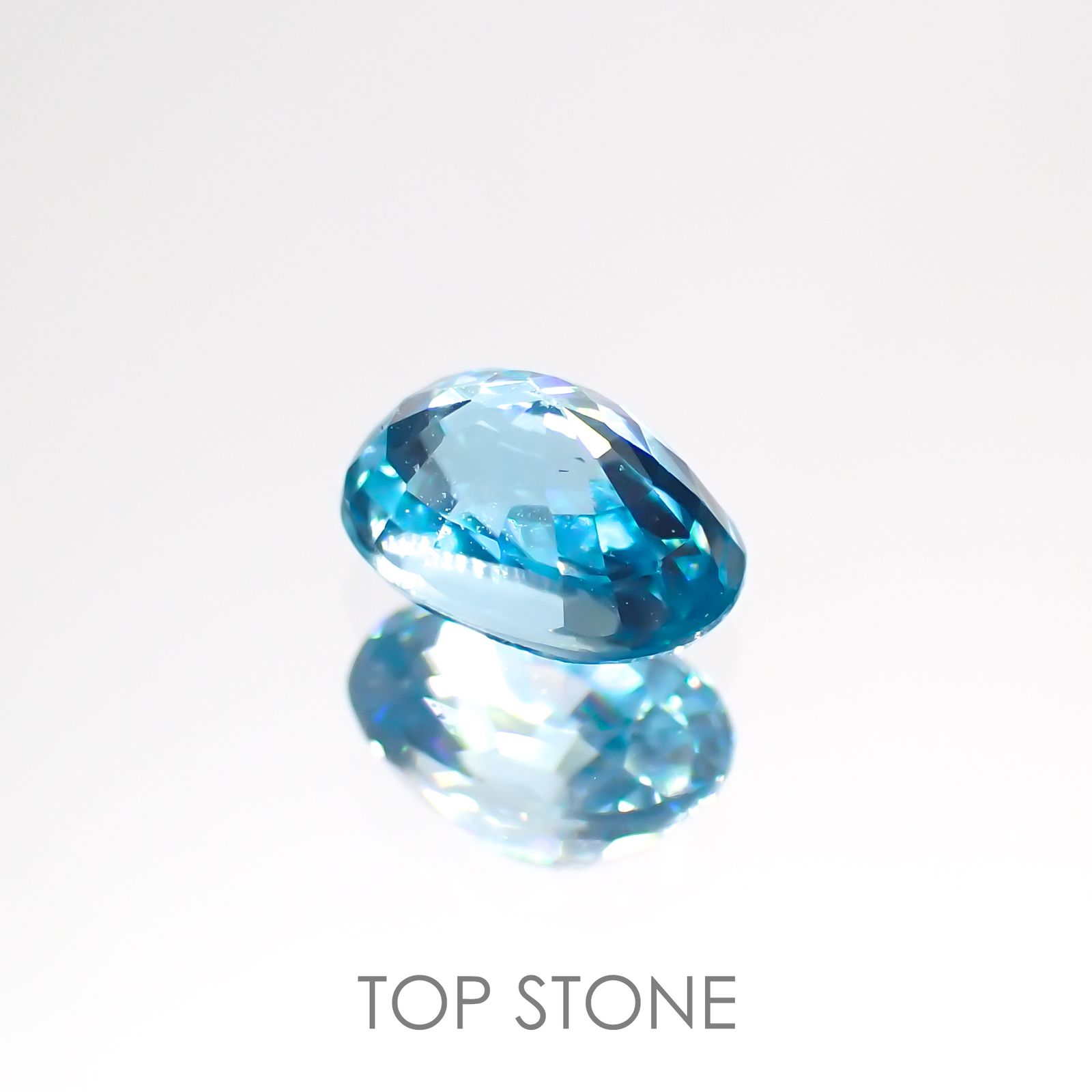 ブルージルコン(宝石名ジルコン) カンボジア産 0.94ct 識別済[20063096]5.8×4.1mm前後