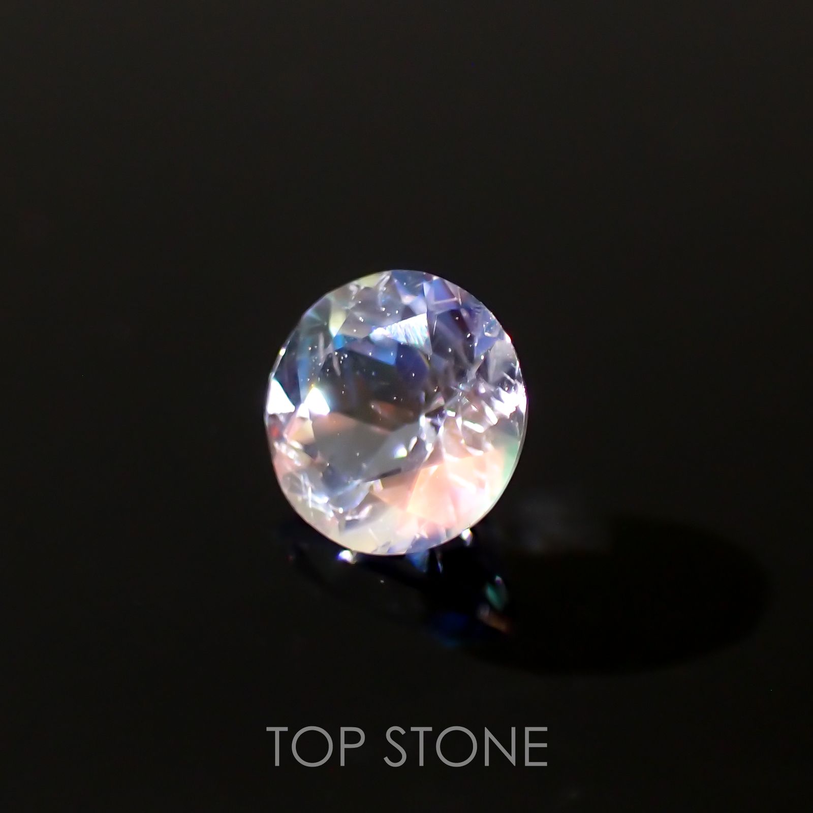 レインボームーンストーン(宝石名ラブラドライト)マダガスカル産 0.22ct 識別済[211113730]4x3.9mm前後